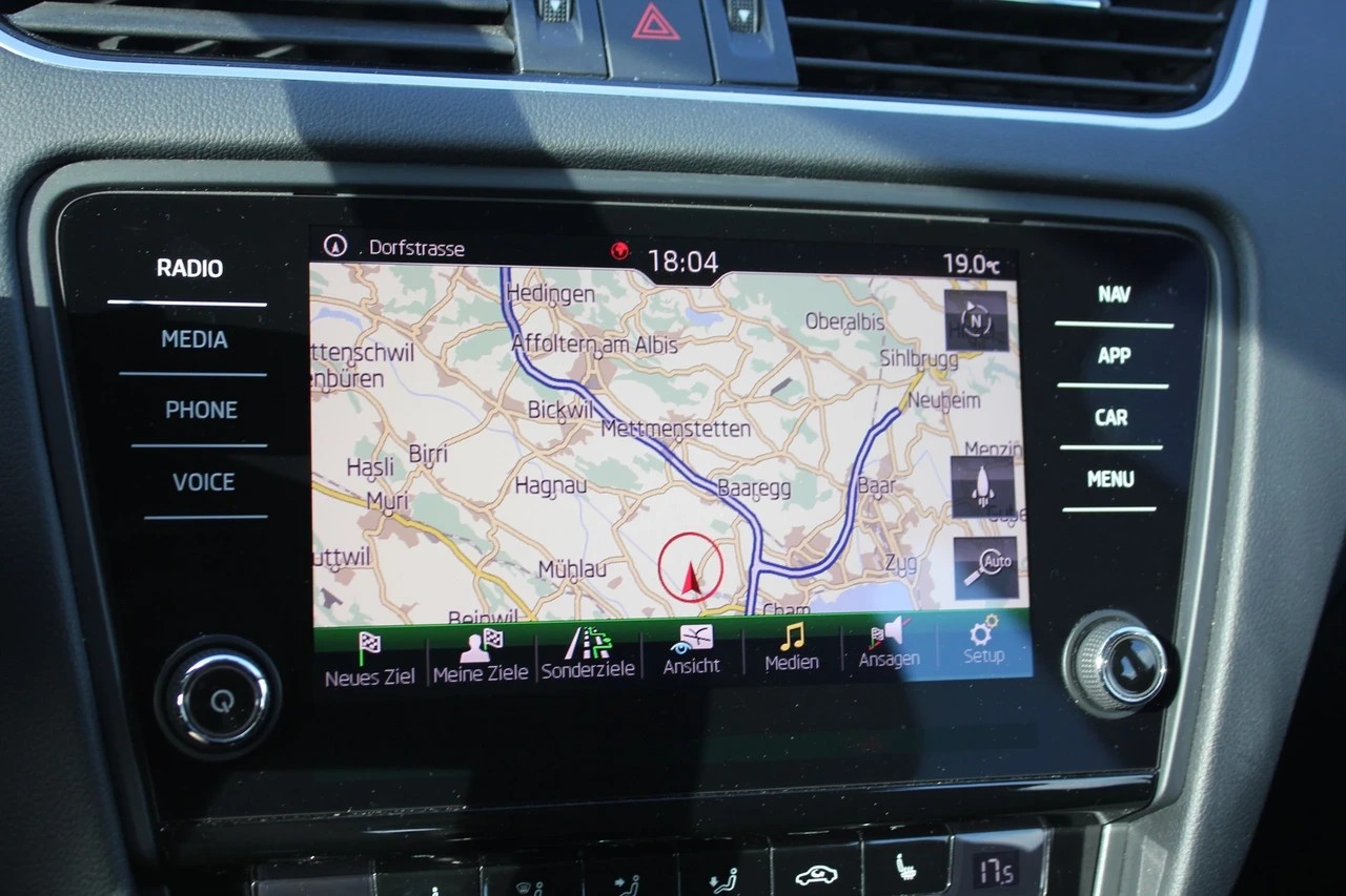 SKODA Octavia Combi 2.0 TDI Scout 4x4 mit Anhängerkupplung-image-13