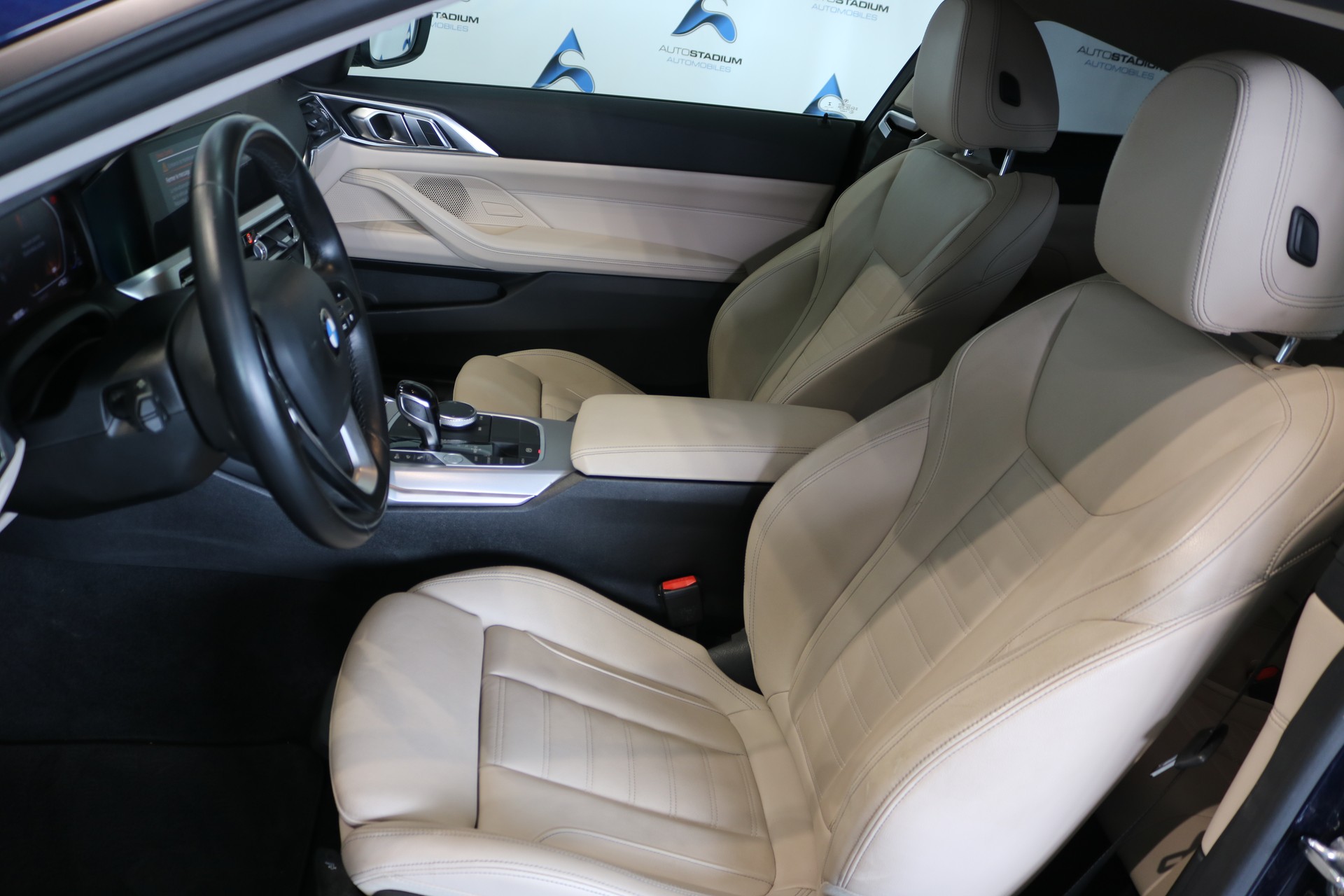 BMW 420i xDrive Coupé Steptronic-image-36