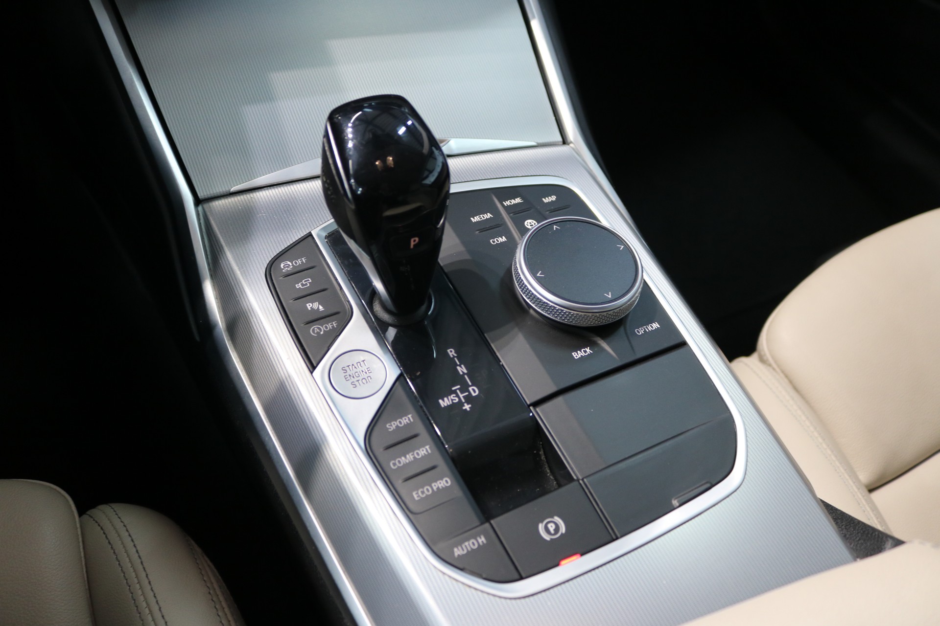 BMW 420i xDrive Coupé Steptronic-image-39