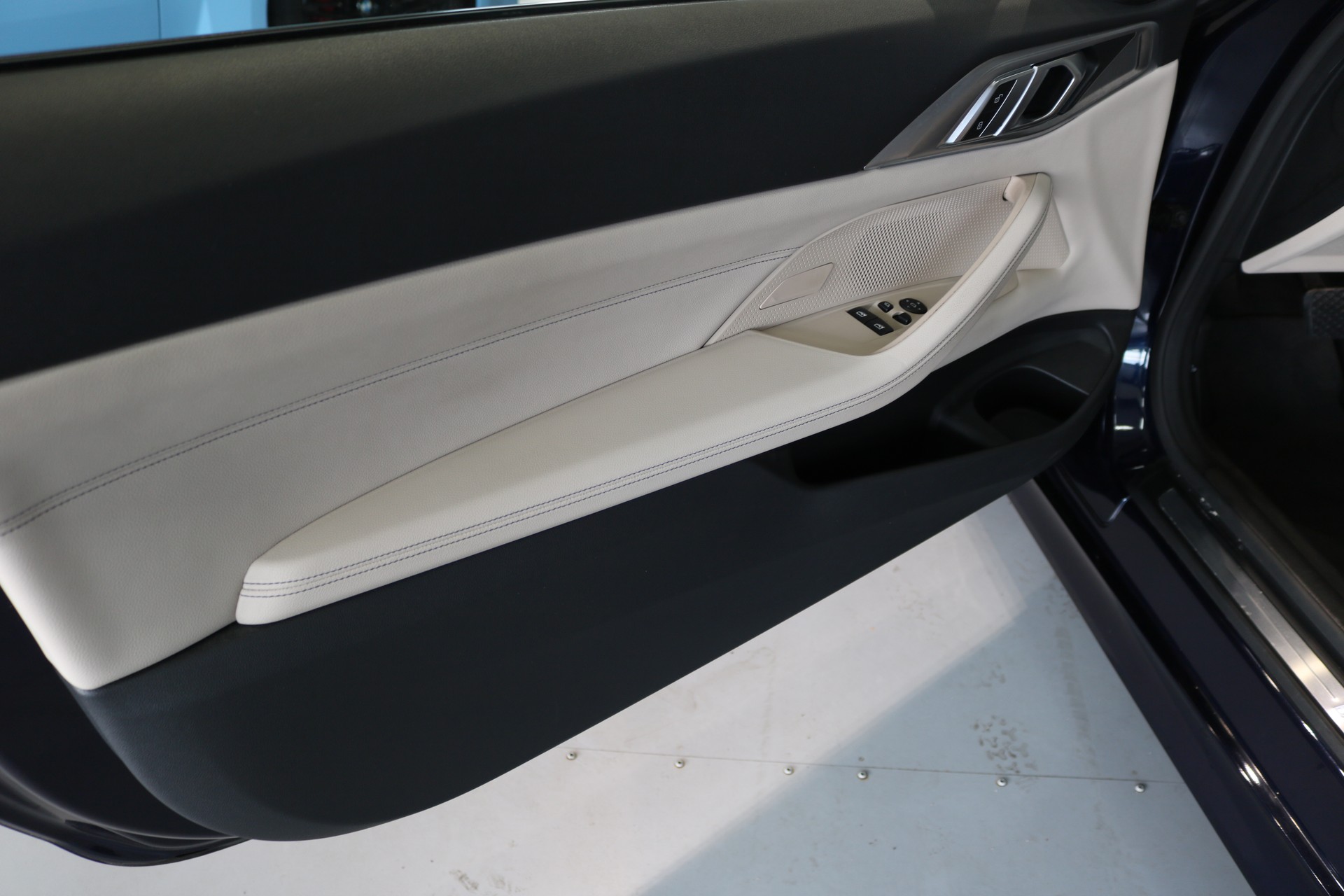 BMW 420i xDrive Coupé Steptronic-image-34