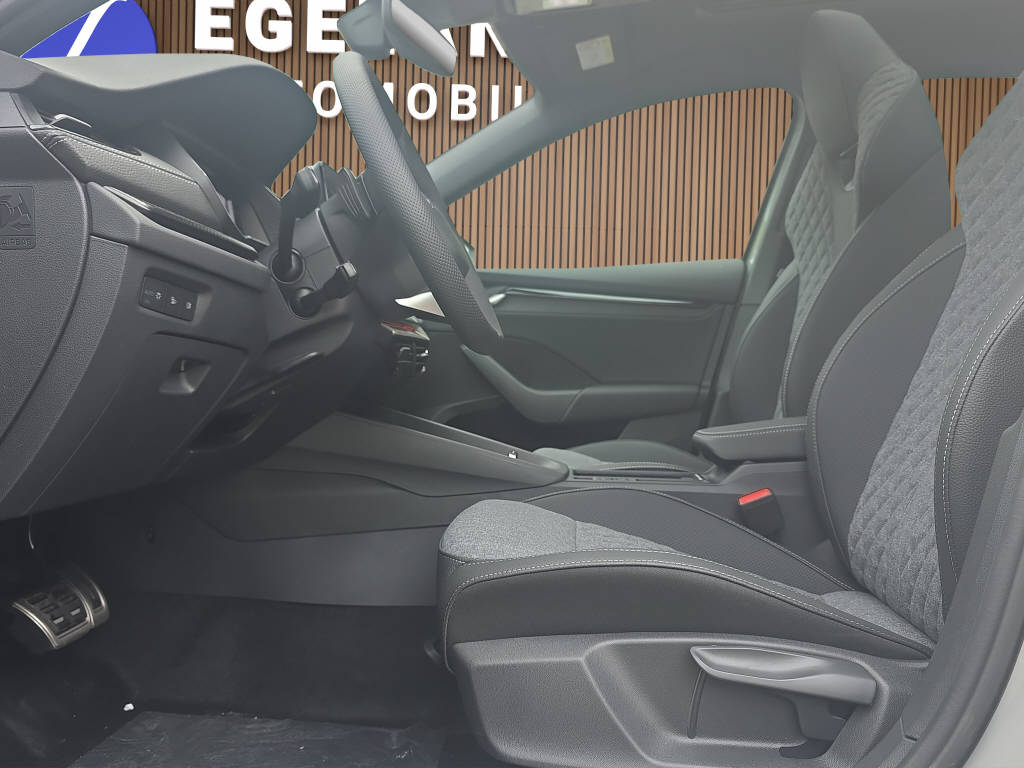 SKODA Octavia Combi 2.0 TSI SportLine 4x4 DSG-image-11