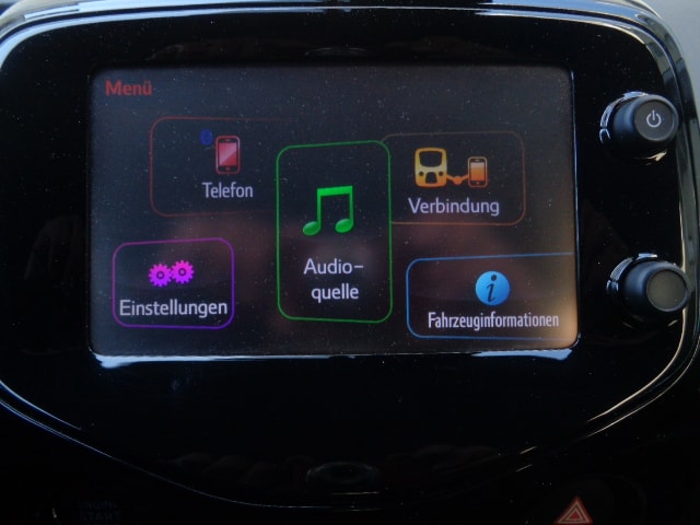 PEUGEOT 108 1.2 VTi Active-image-8