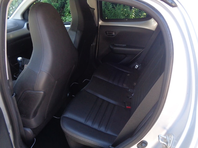 PEUGEOT 108 1.2 VTi Active-image-6