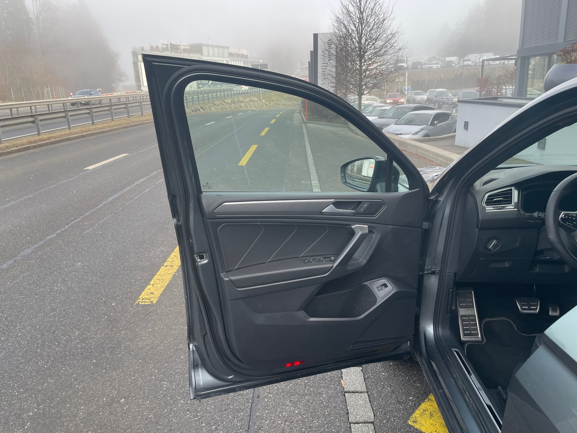 VW Tiguan 2.0 TDI SCR R-Line 4Motion DSG-image-10