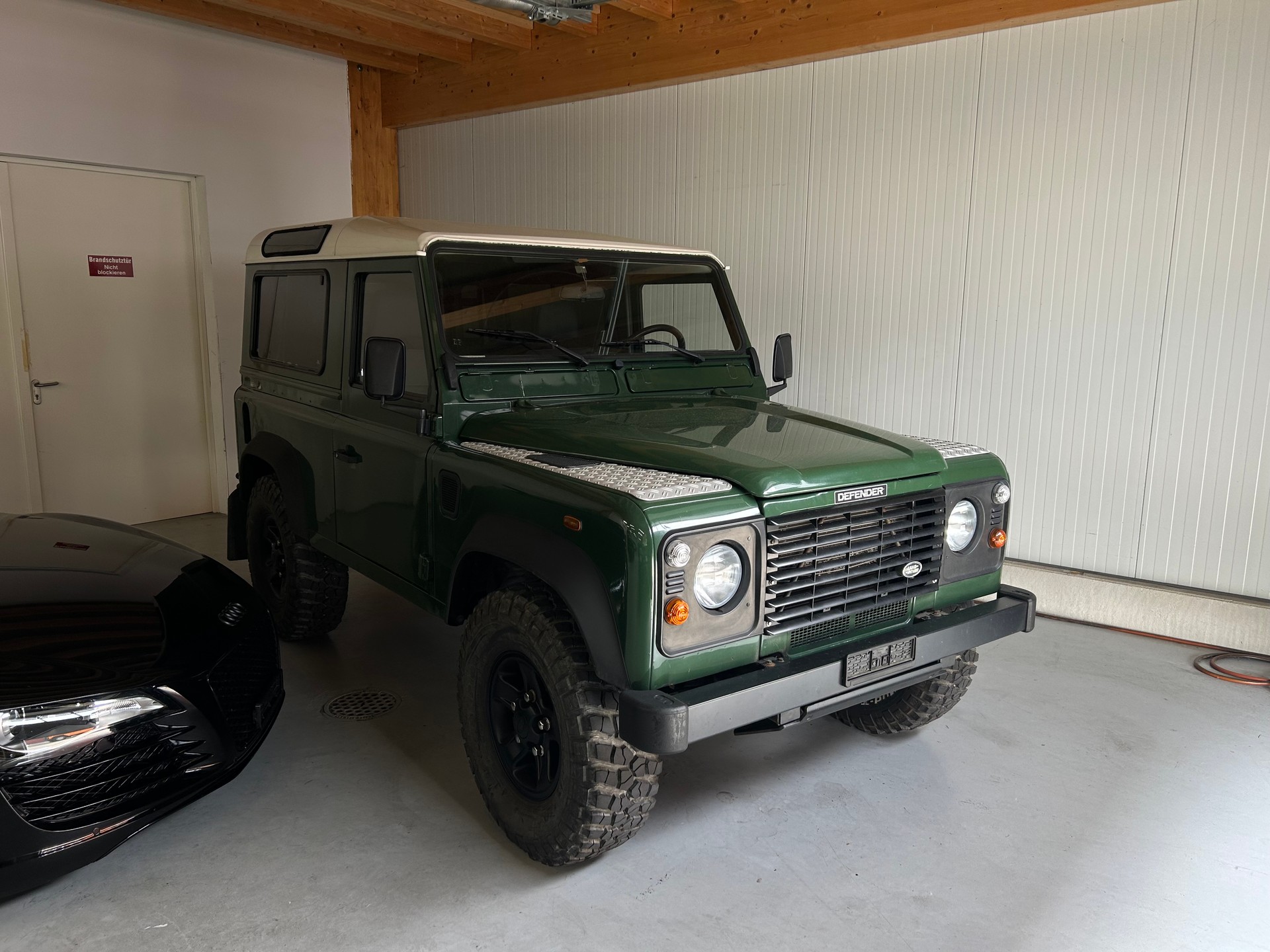 LAND ROVER Defender 90 CSW 2.5 Td5 *7-Plätzer*-image-2