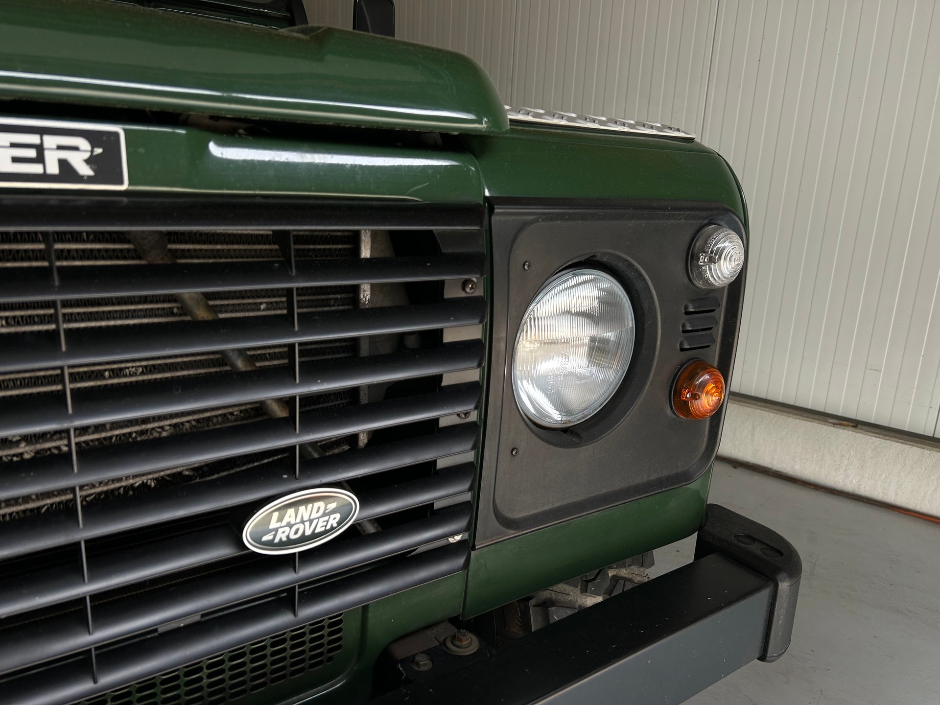 LAND ROVER Defender 90 CSW 2.5 Td5 *7-Plätzer*-image-3