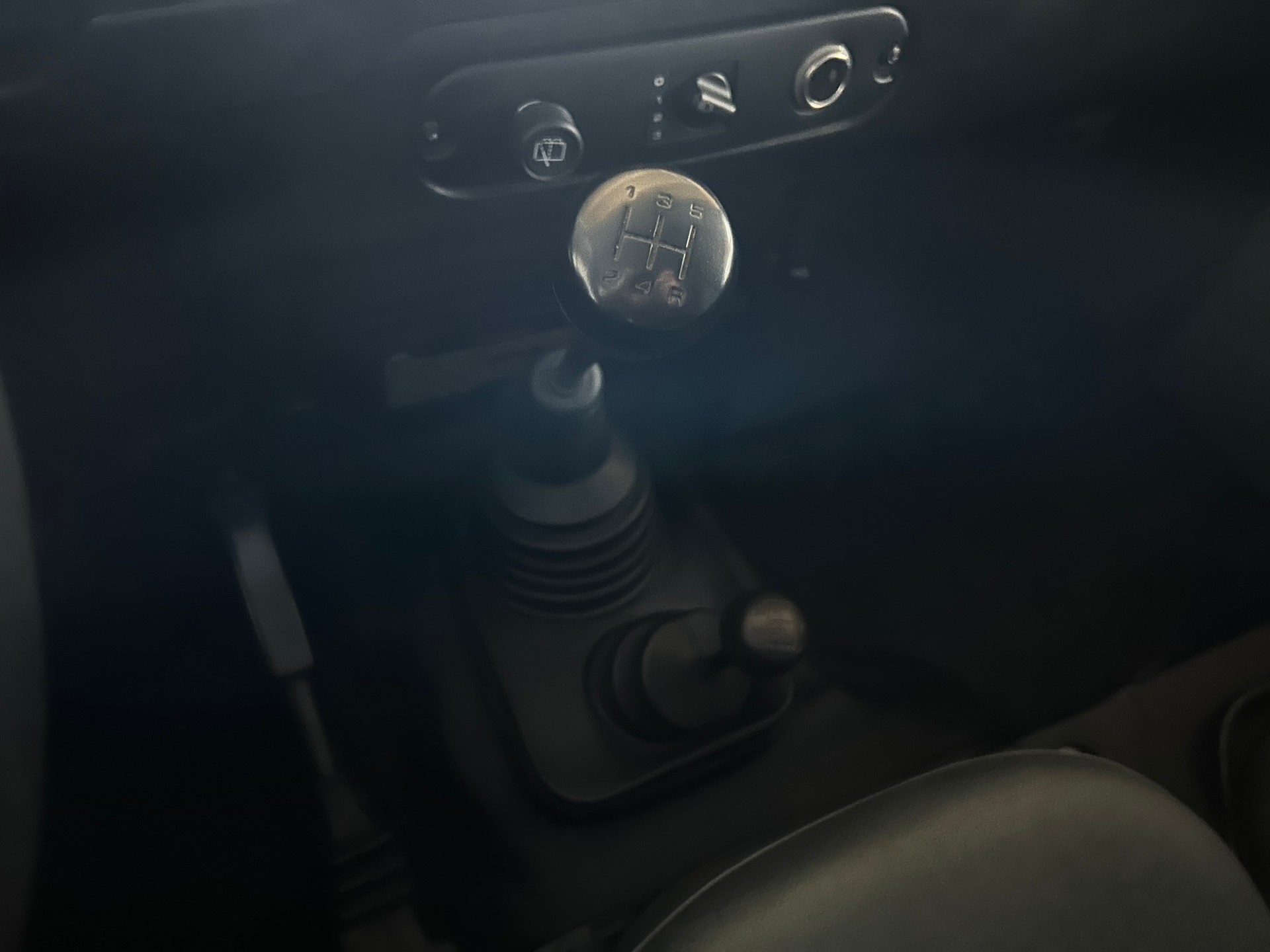 LAND ROVER Defender 90 CSW 2.5 Td5 *7-Plätzer*-image-13