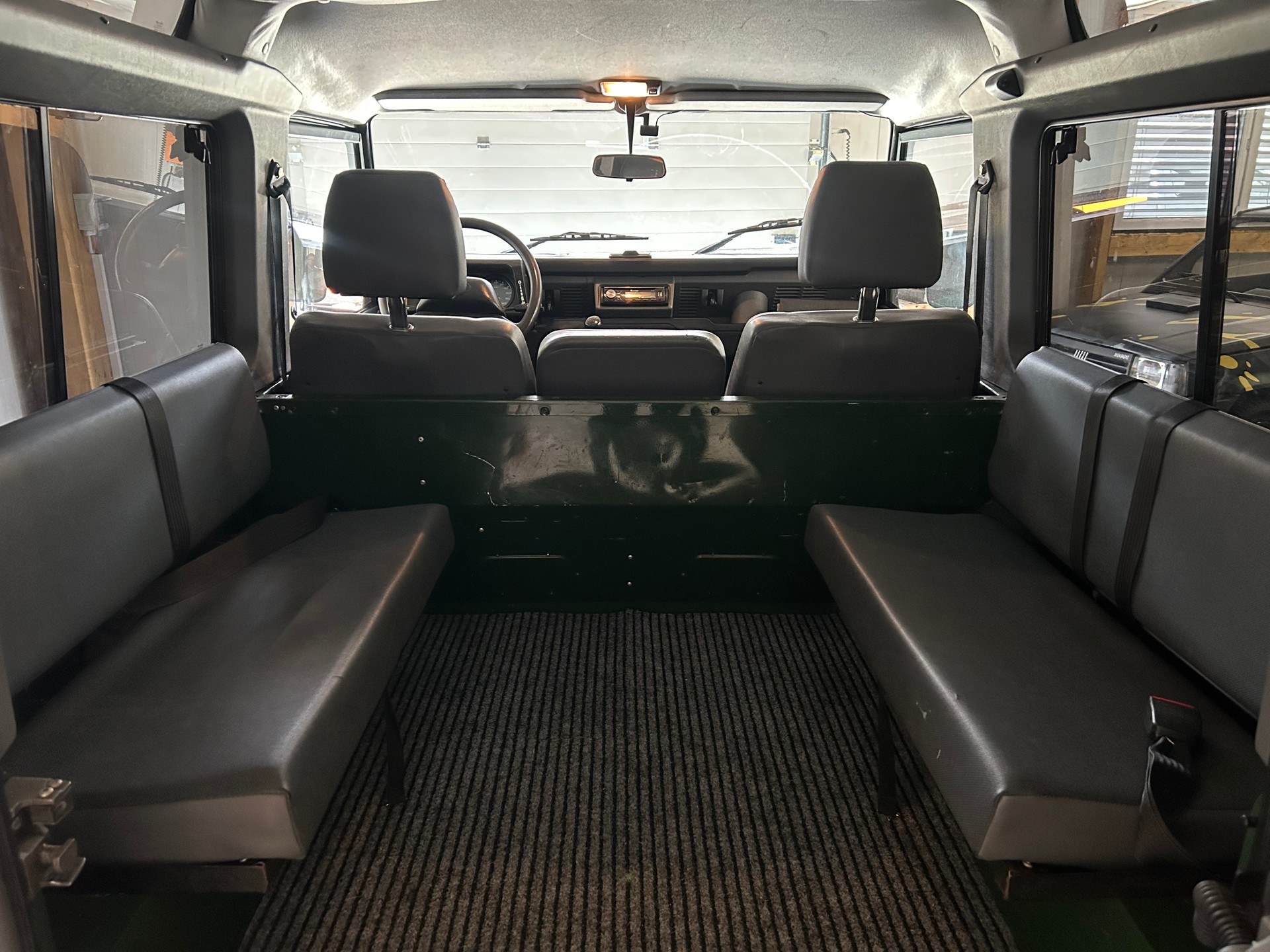 LAND ROVER Defender 90 CSW 2.5 Td5 *7-Plätzer*-image-6