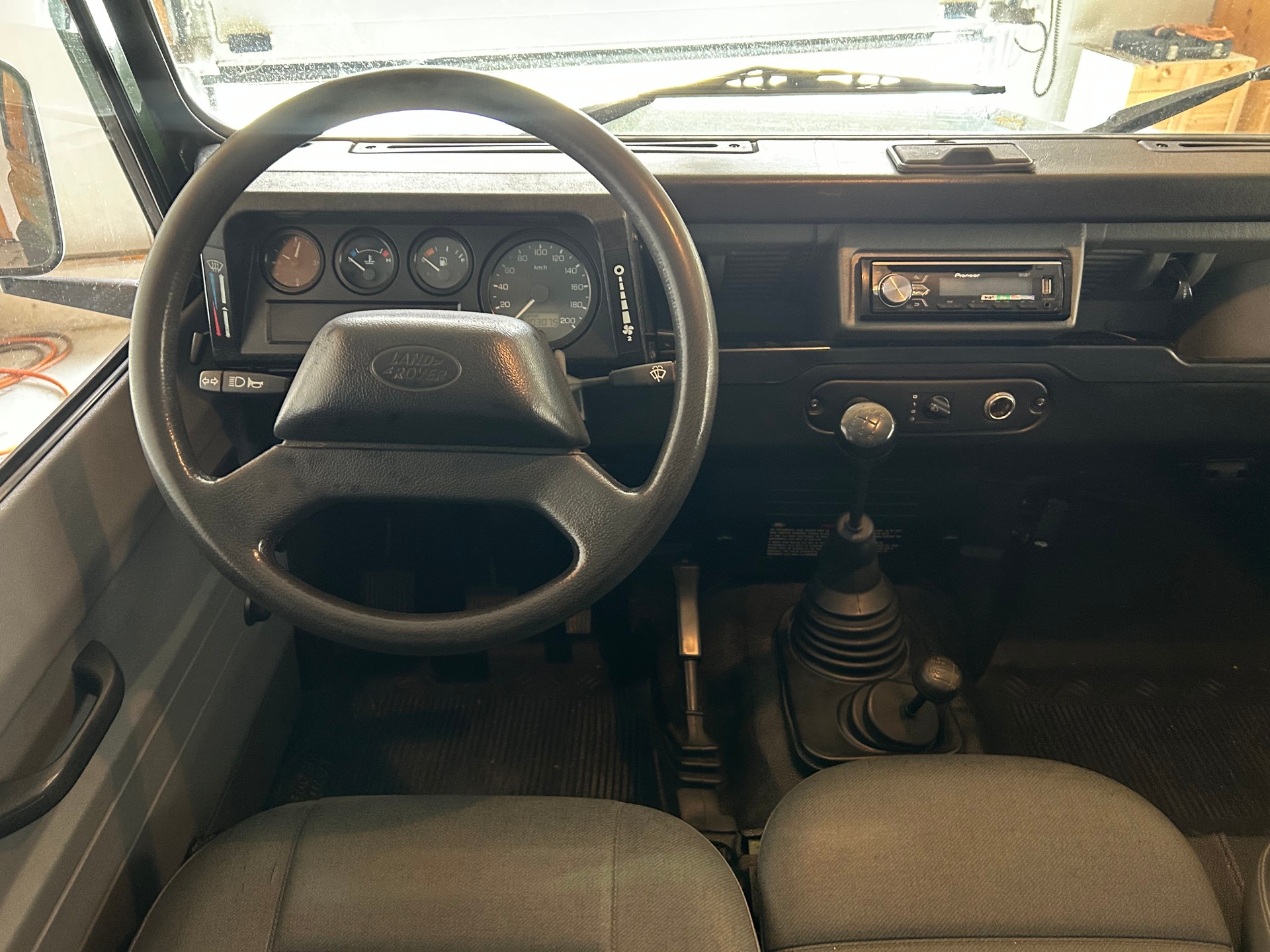 LAND ROVER Defender 90 CSW 2.5 Td5 *7-Plätzer*-image-11