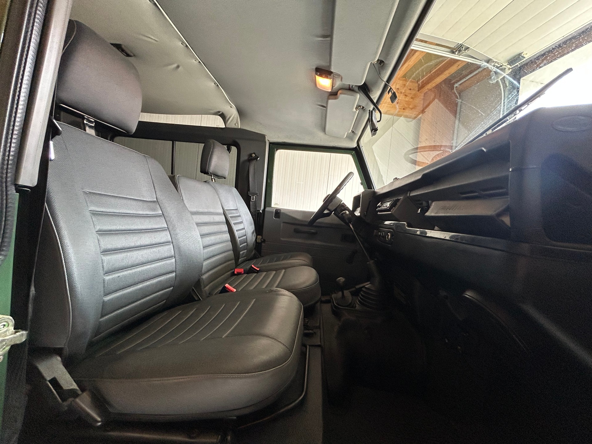 LAND ROVER Defender 90 CSW 2.5 Td5 *7-Plätzer*-image-9