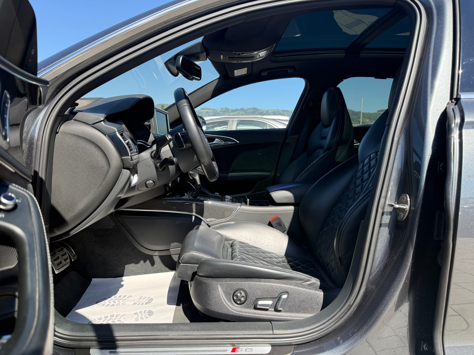 AUDI S6 Avant 4.0 TFSI V8 quattro S-tronic-image-10