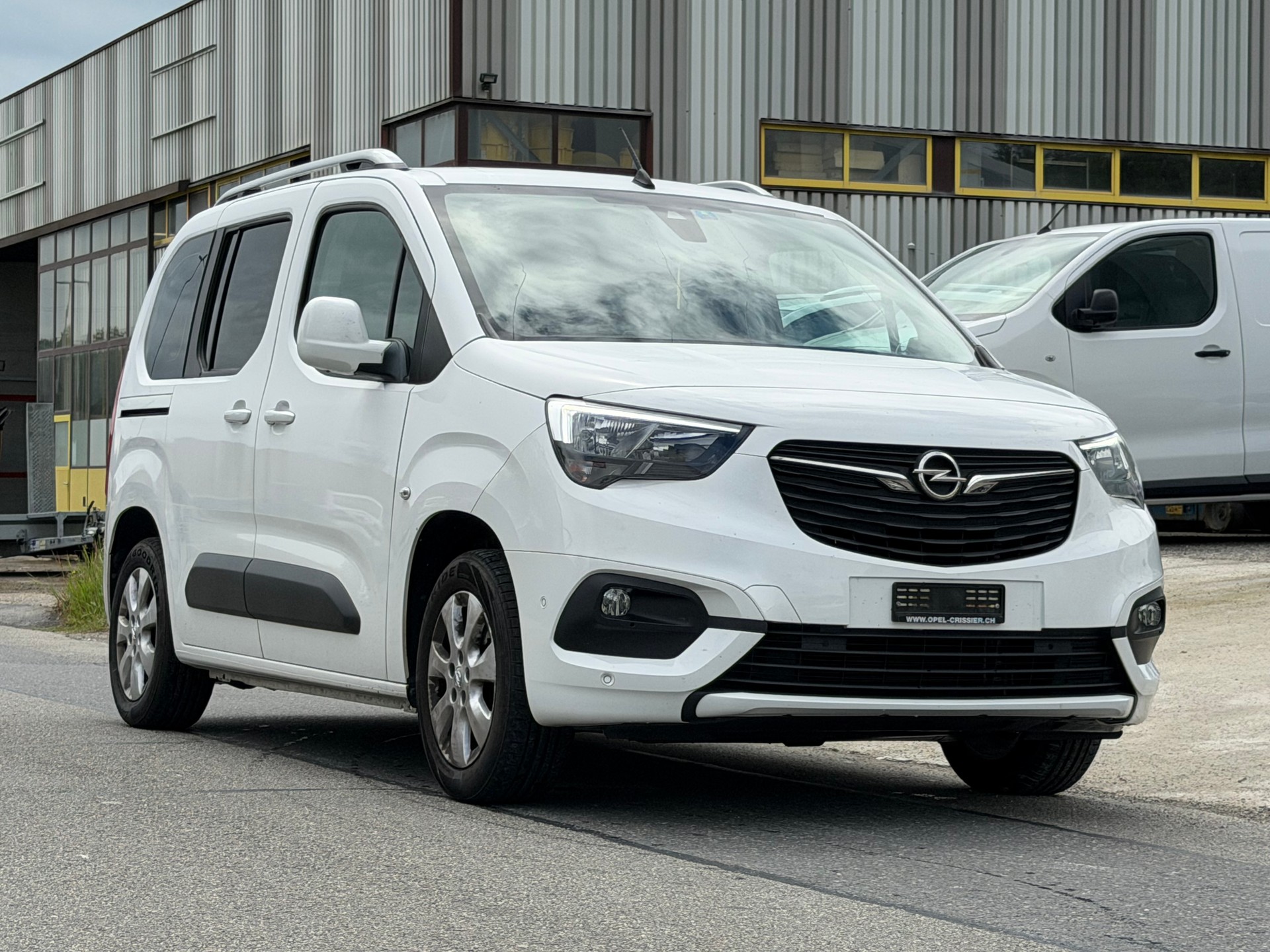OPEL Combo Life 1.2 Innovation-showroom-element-2