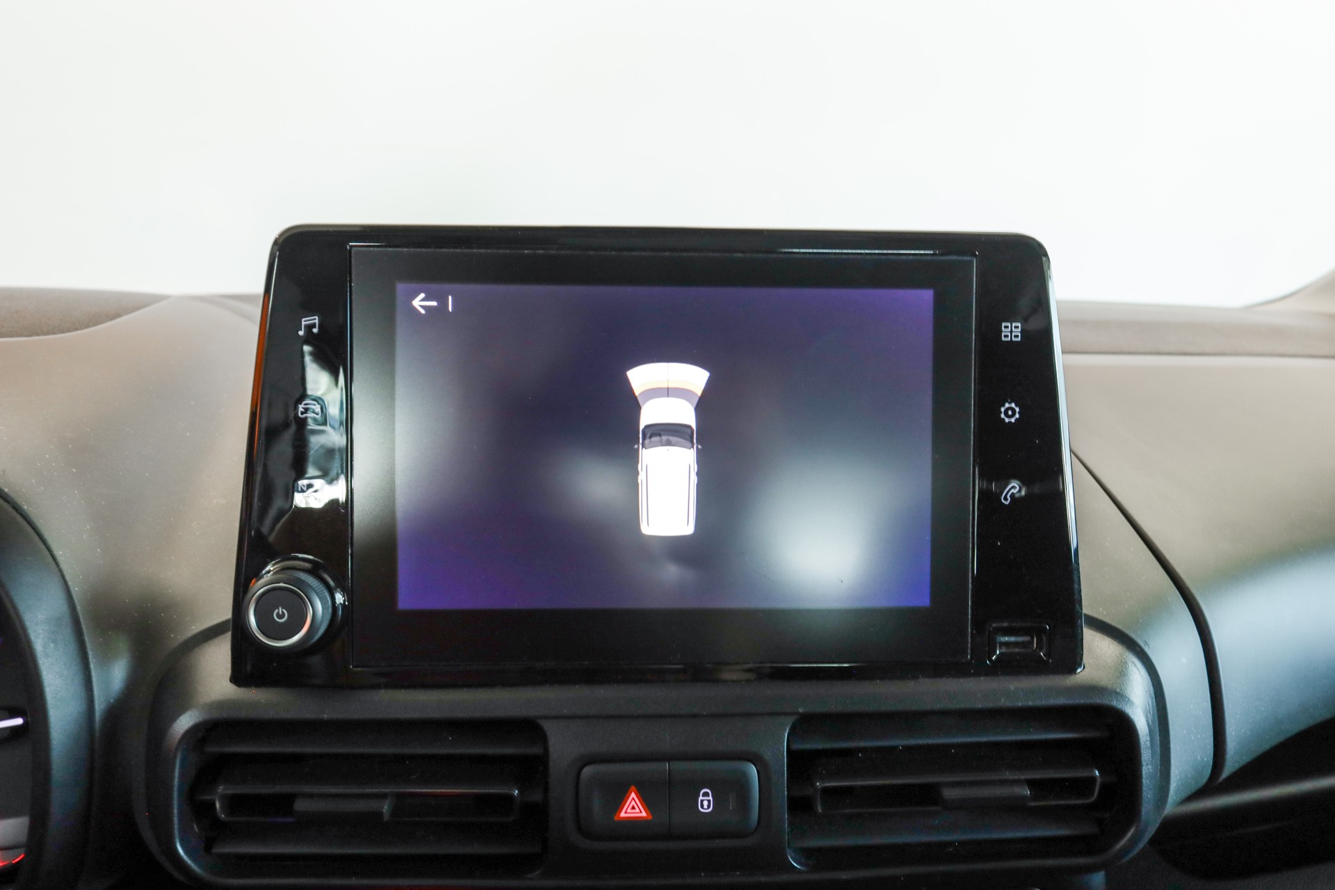 CITROEN Berlingo 1.2i PureTech Swiss Edition EAT8-image-14