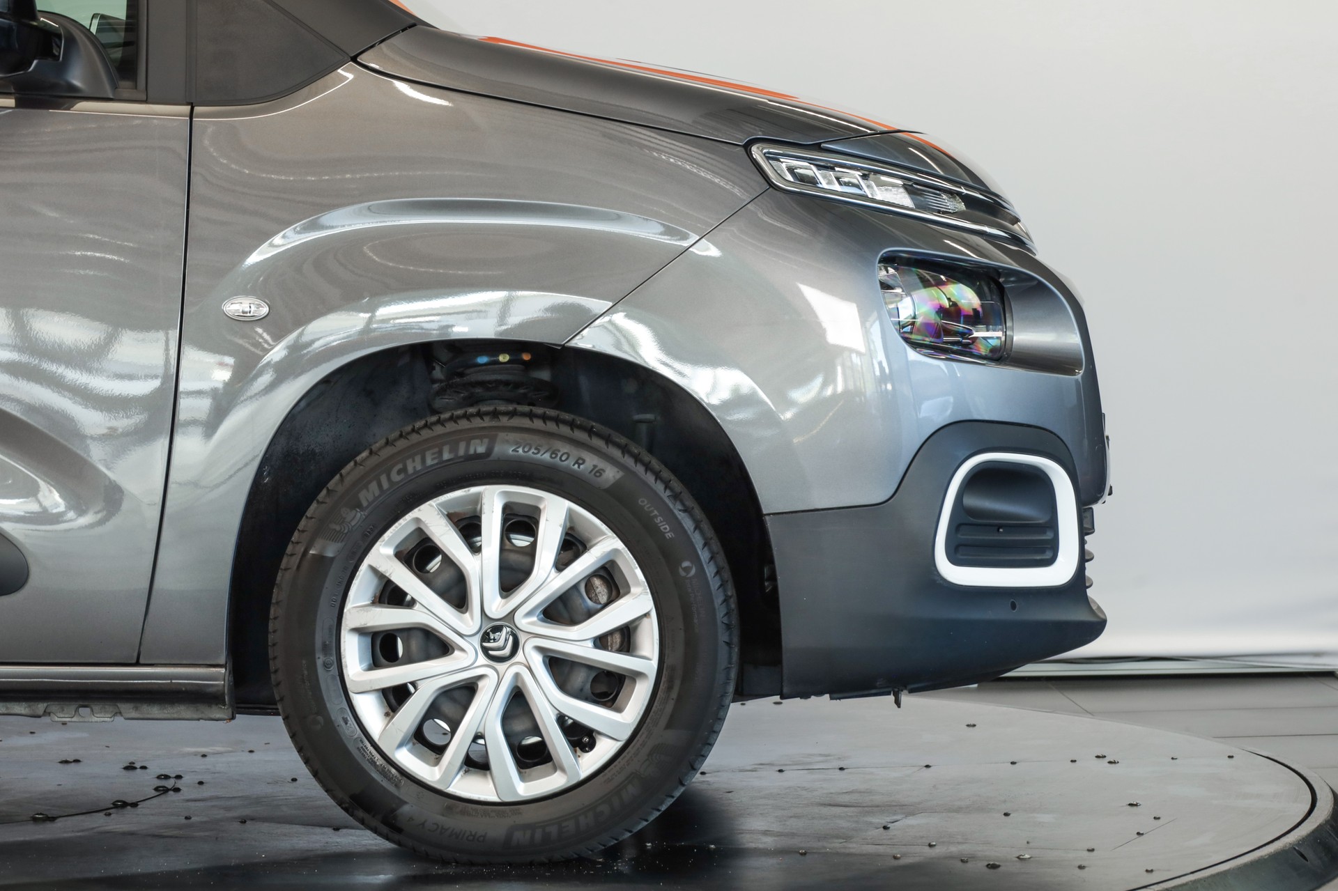 CITROEN Berlingo 1.2i PureTech Swiss Edition EAT8-image-6