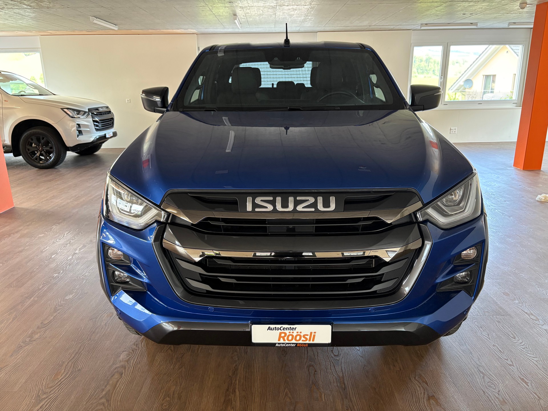 ISUZU D-MAX 1.9 CrewCab N60FF 4x4 AT-image-1