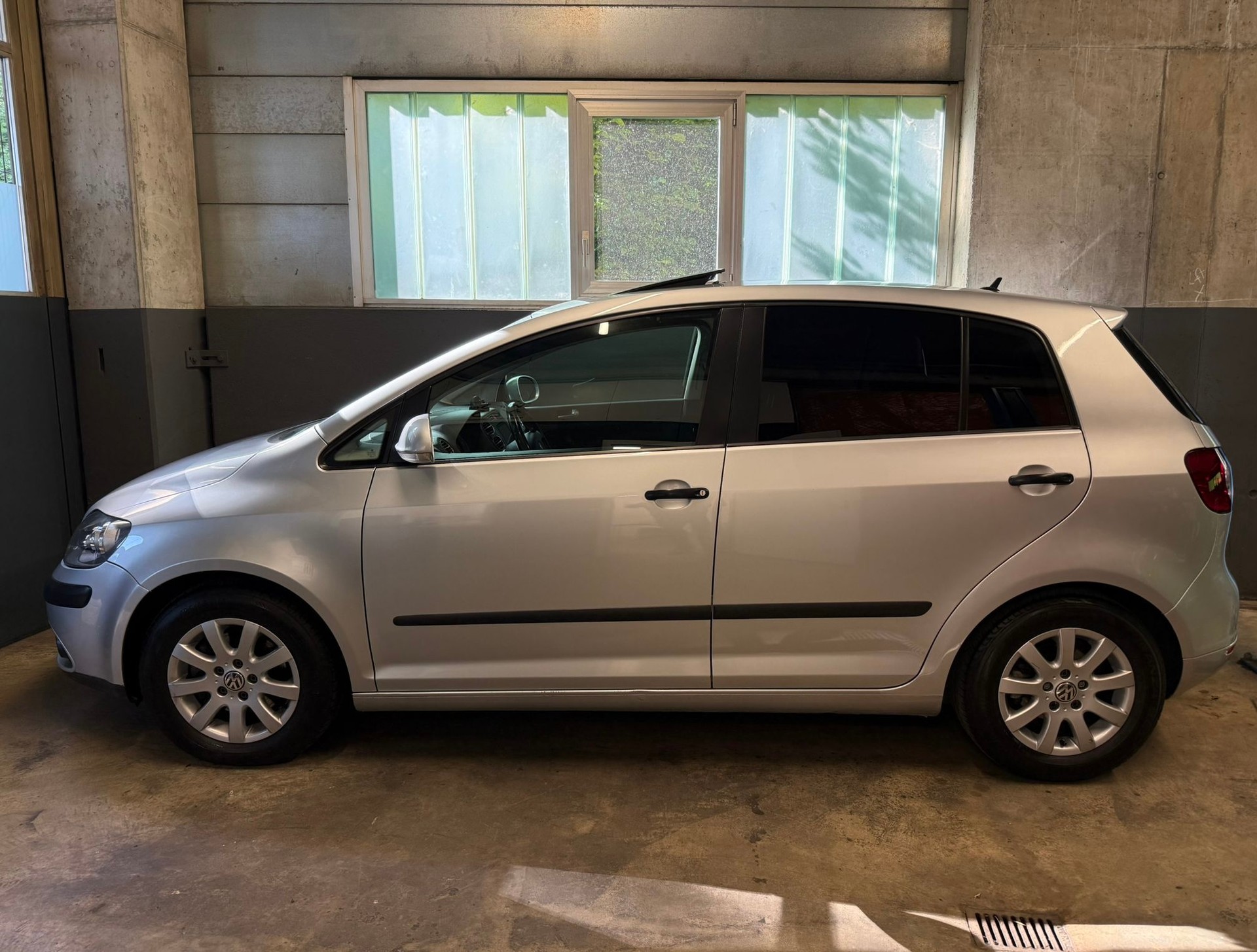VW Golf Plus 2.0 FSI Comfortline //NEU AB MFK!-image-2