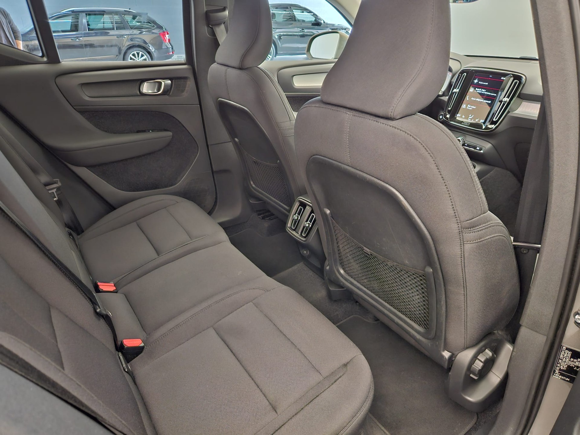 VOLVO XC40 T3 Momentum Geartronic-image-13