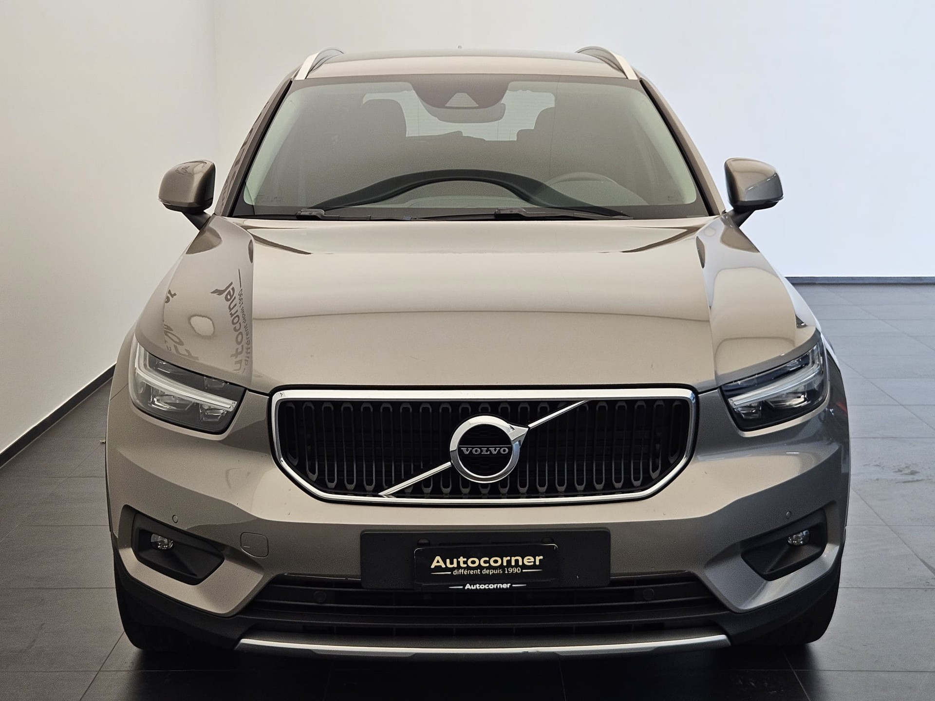 VOLVO XC40 T3 Momentum Geartronic-image-3