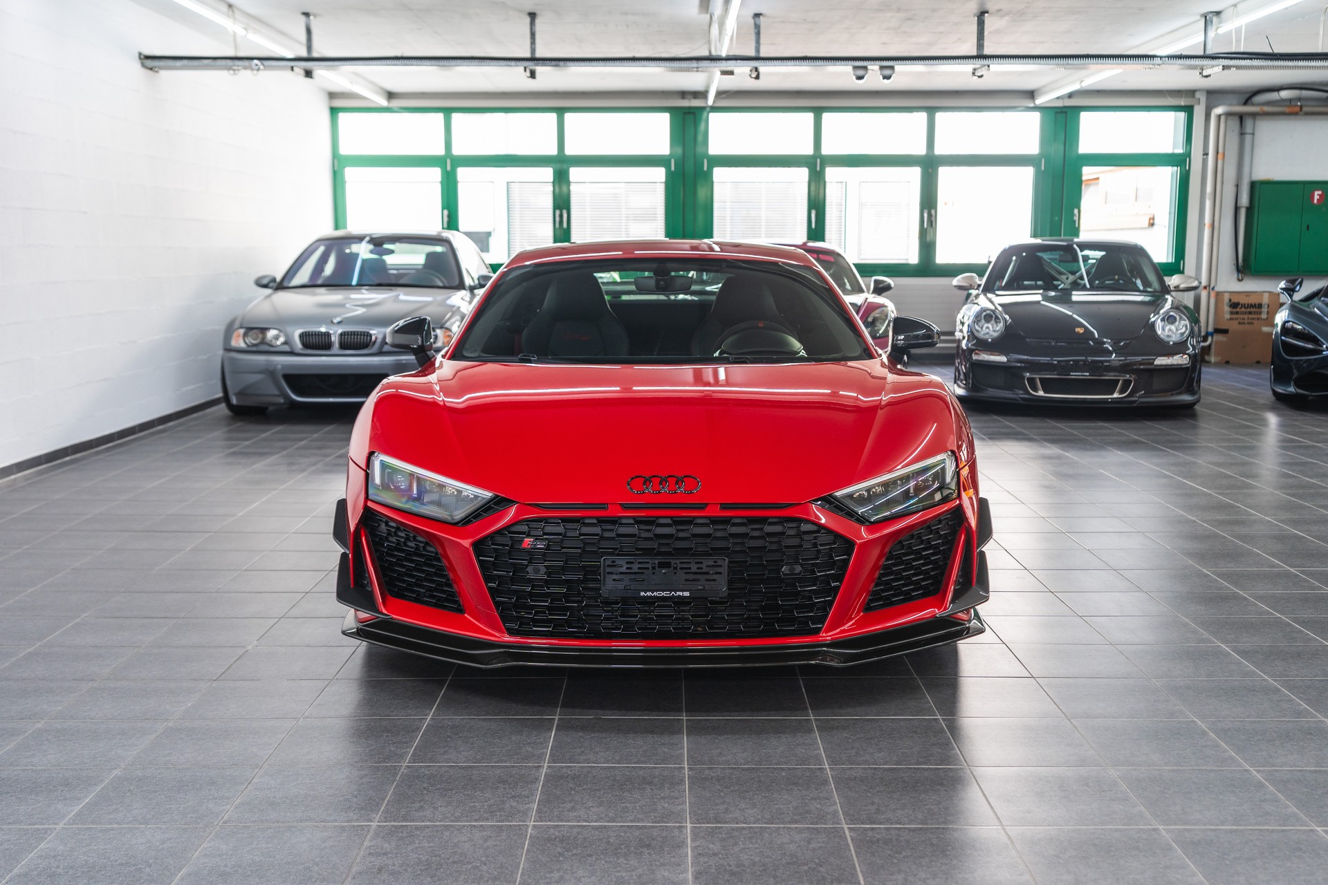 AUDI R8 Coupé GT RWD S-Tronic-showroom-element-1