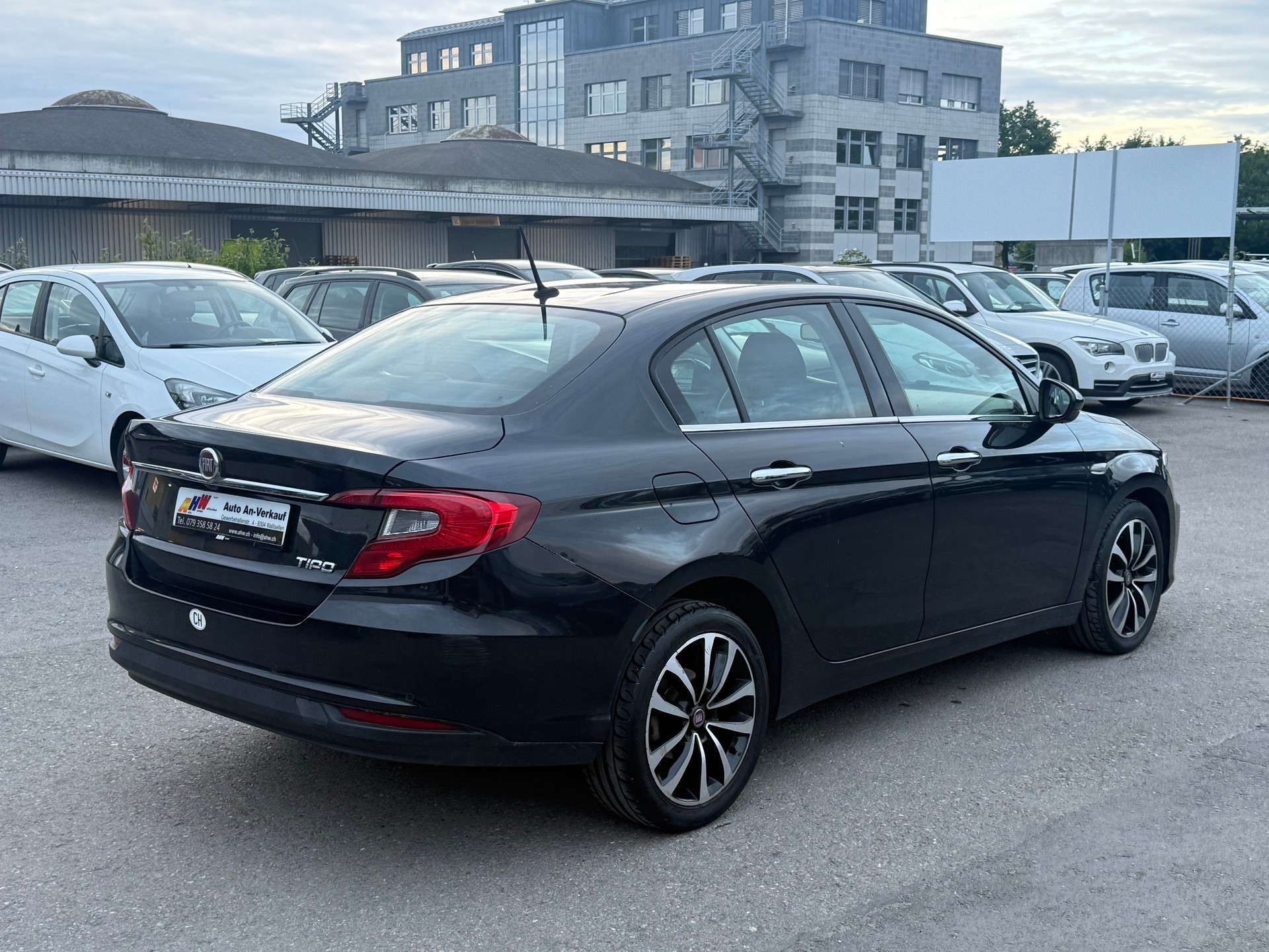 FIAT Tipo 1.6 MJ Opening Edition + Limousine / Ab MFK 10.2024 / Navi / Rückfahrkamera / PDC-image-3