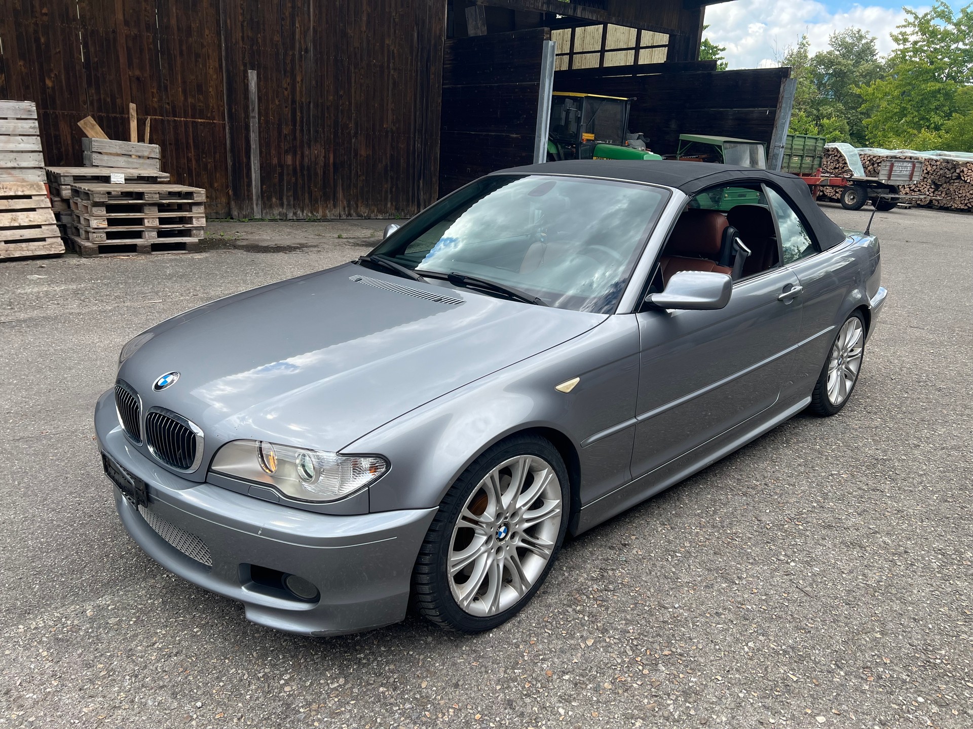 BMW 330Ci Cabriolet-image-0