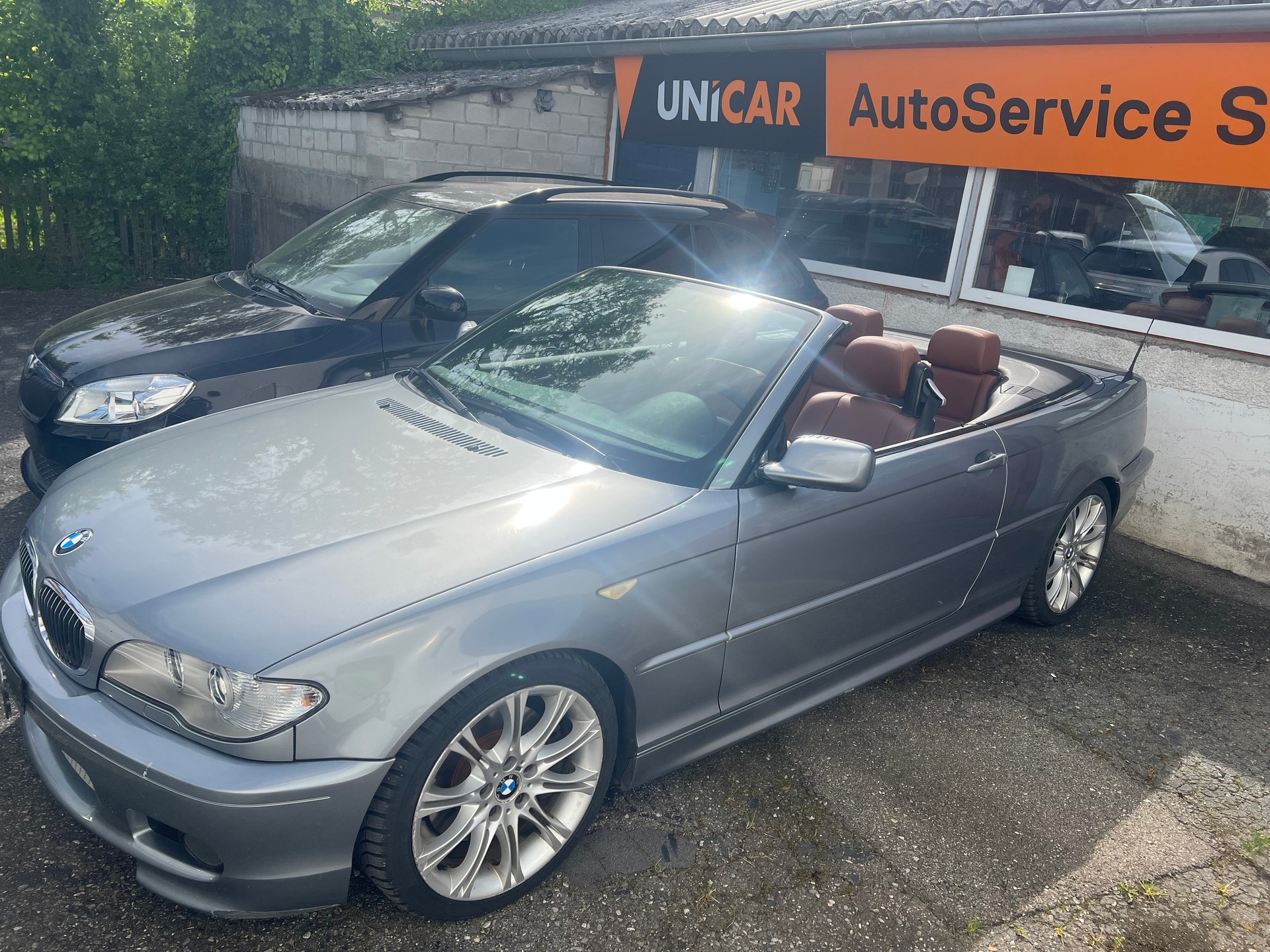BMW 330Ci Cabriolet-image-1