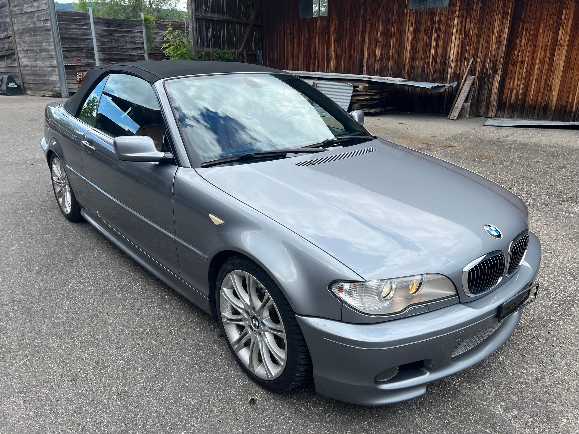 BMW 330Ci Cabriolet-image-6