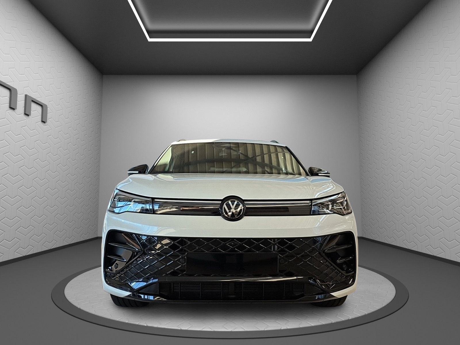 VW VW Tiguan R-Line-showroom-element-3