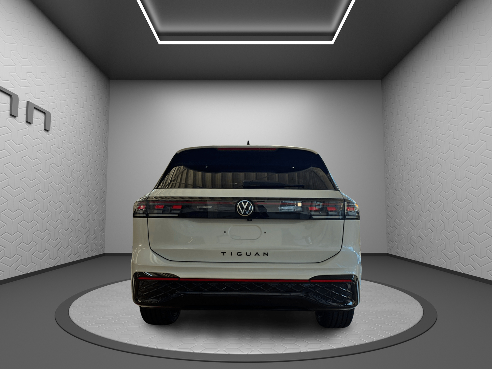 VW VW Tiguan R-Line-image-4