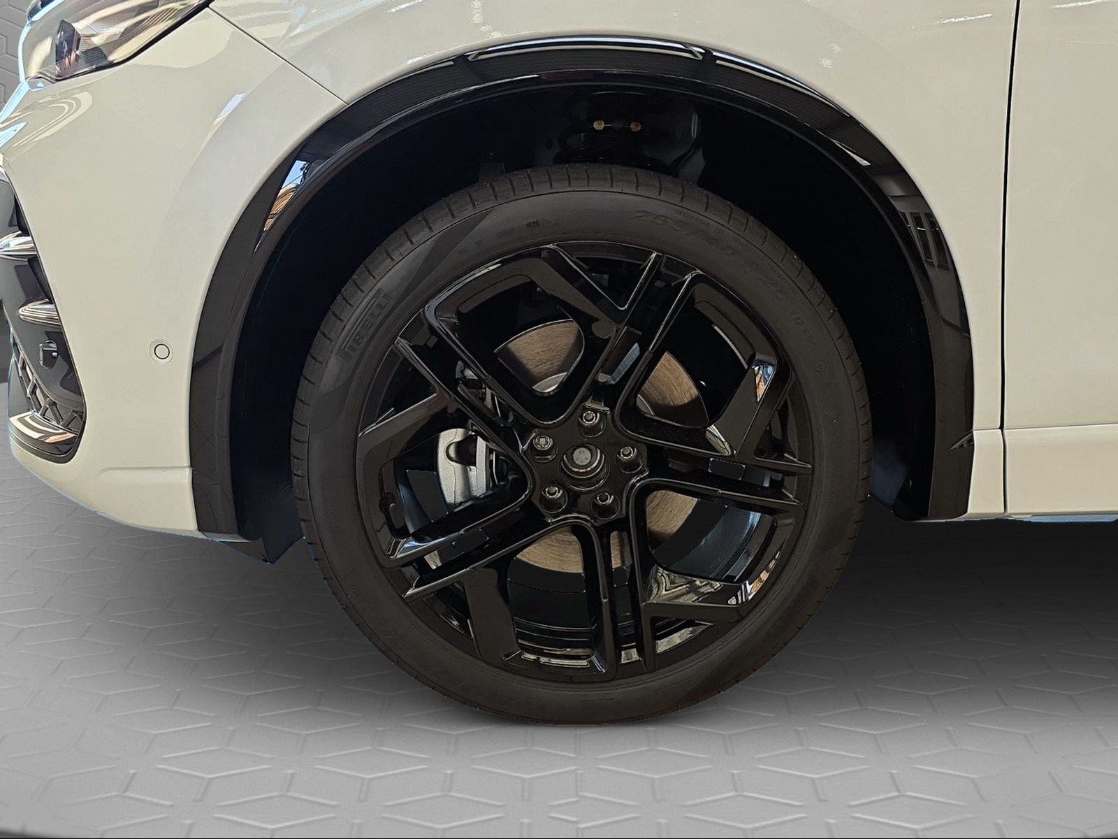 VW VW Tiguan R-Line-image-5