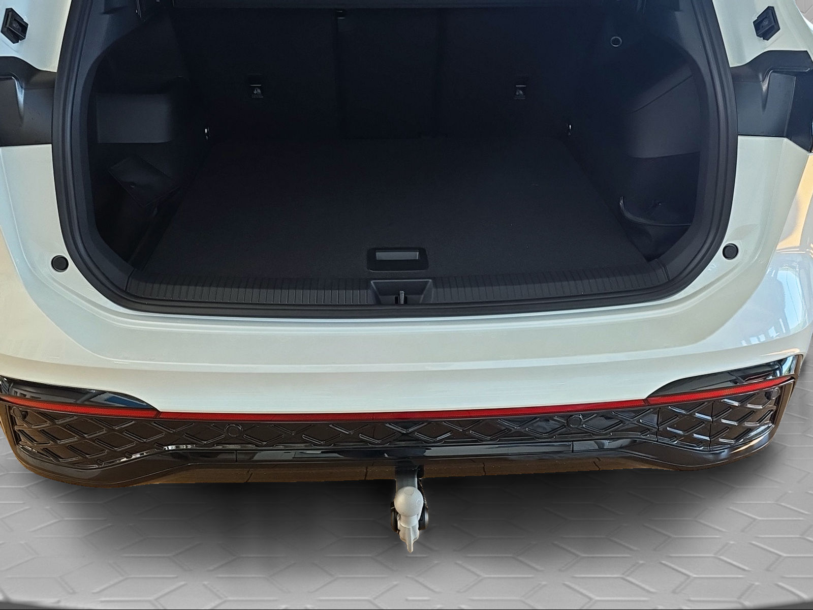 VW VW Tiguan R-Line-image-13