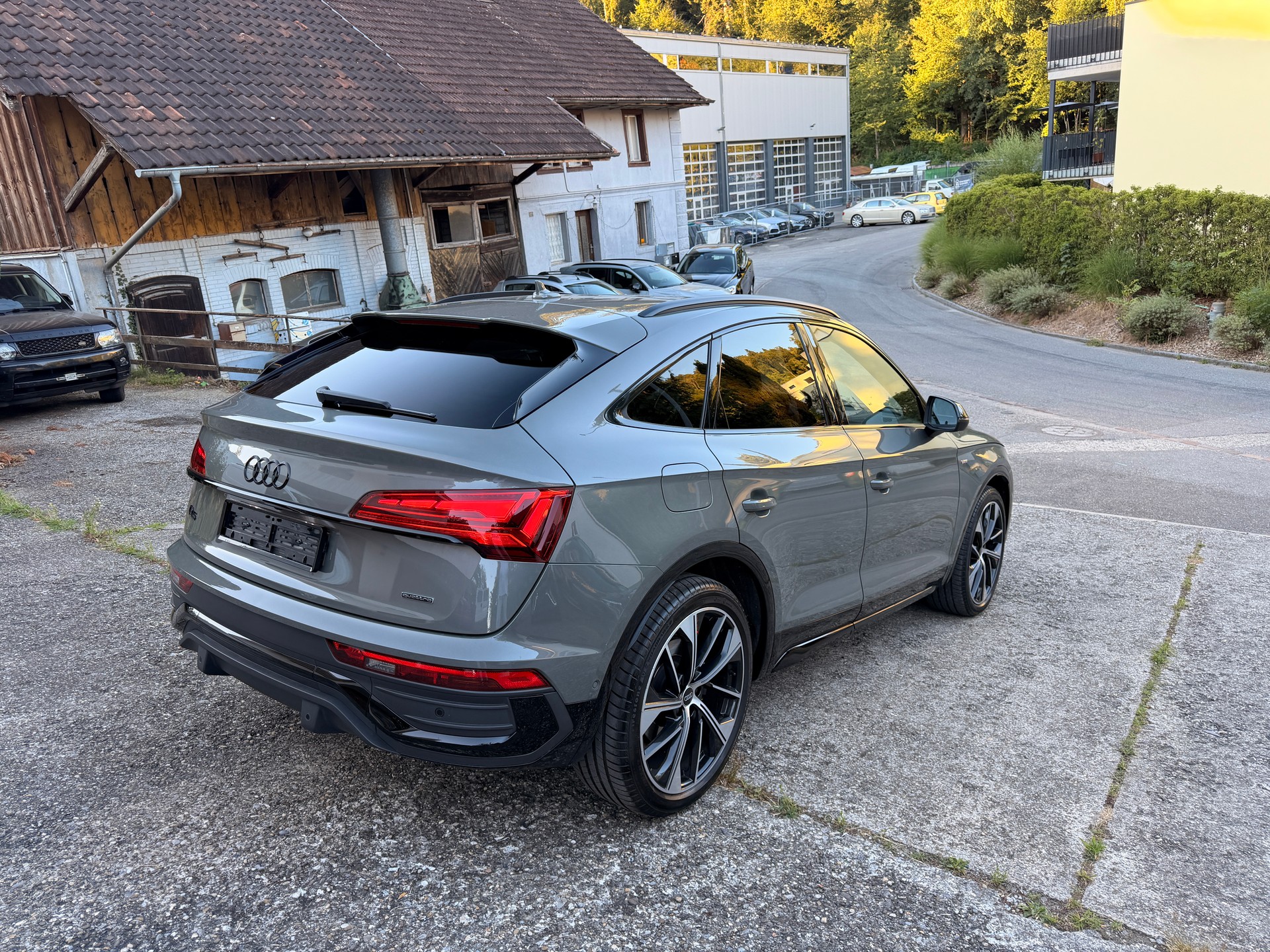 AUDI Q5 Sportback 40 TDI Blackedition quattro S-tronic-image-3