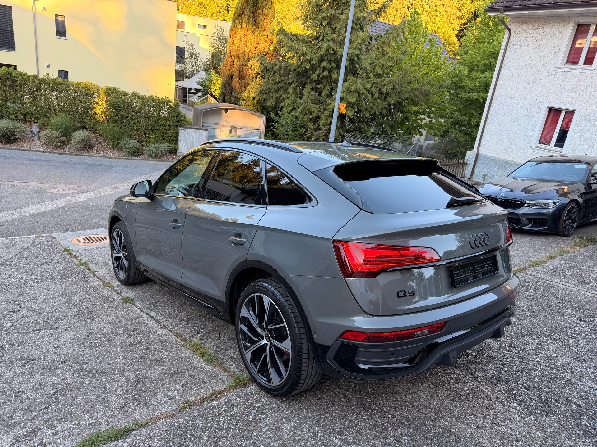 AUDI Q5 Sportback 40 TDI Blackedition quattro S-tronic-image-5