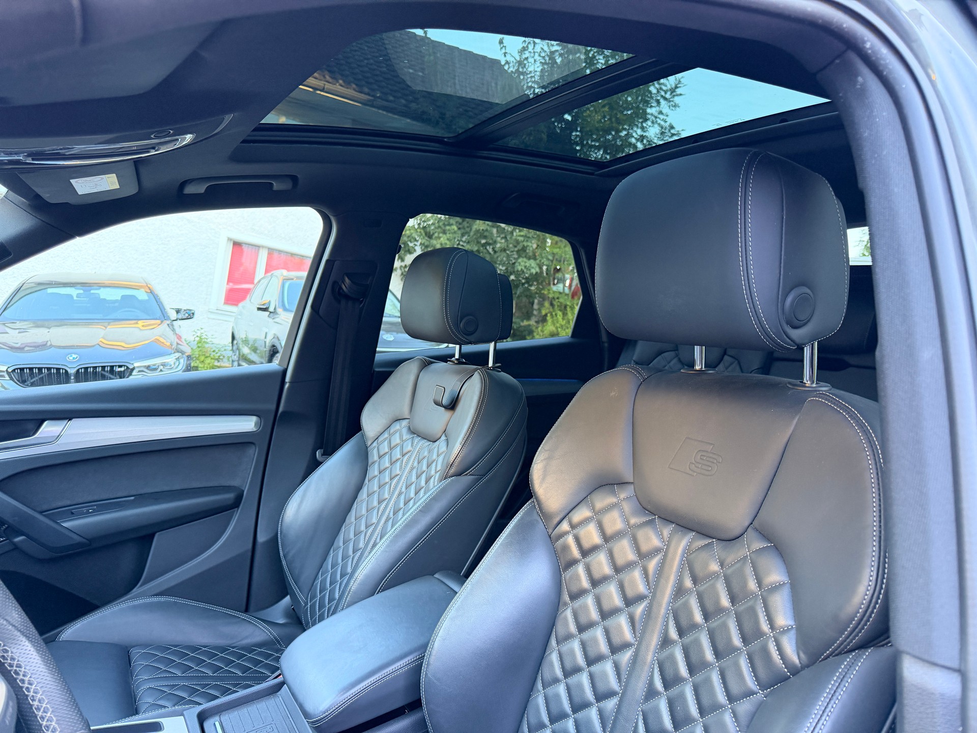 AUDI Q5 Sportback 40 TDI Blackedition quattro S-tronic-image-7
