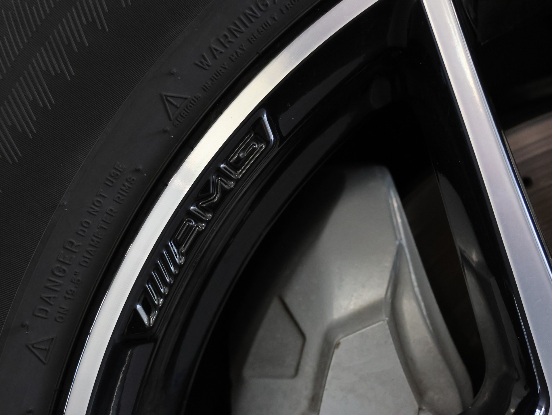 MERCEDES-BENZ GLC 43 AMG 4Matic 9G-Tronic *Panorama*Ambientebeleuchtung*Burmester*-image-11
