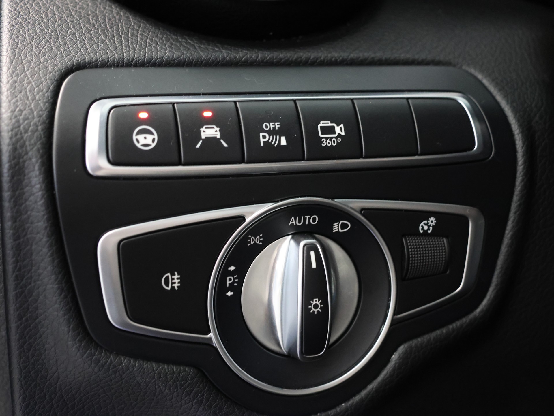 MERCEDES-BENZ GLC 43 AMG 4Matic 9G-Tronic *Panorama*Ambientebeleuchtung*Burmester*-image-22