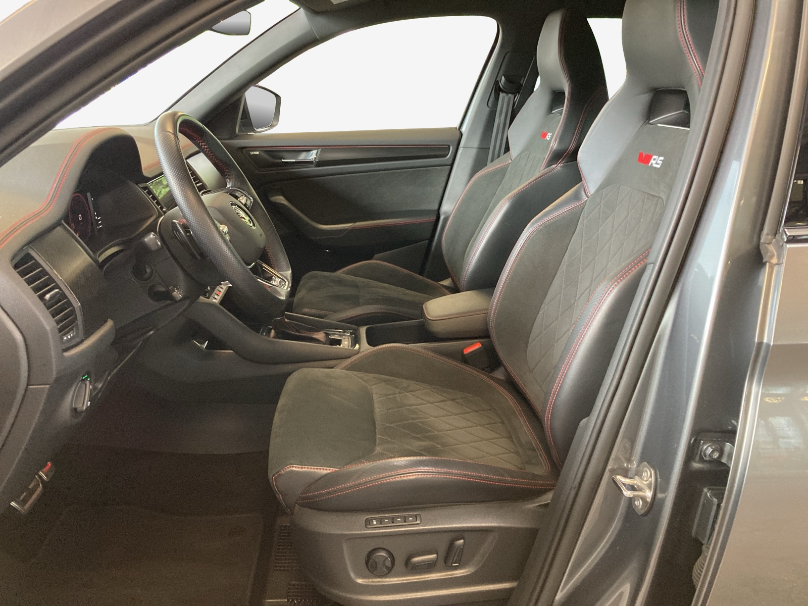 SKODA Kodiaq 2.0 TSI 4x4 RS-image-7