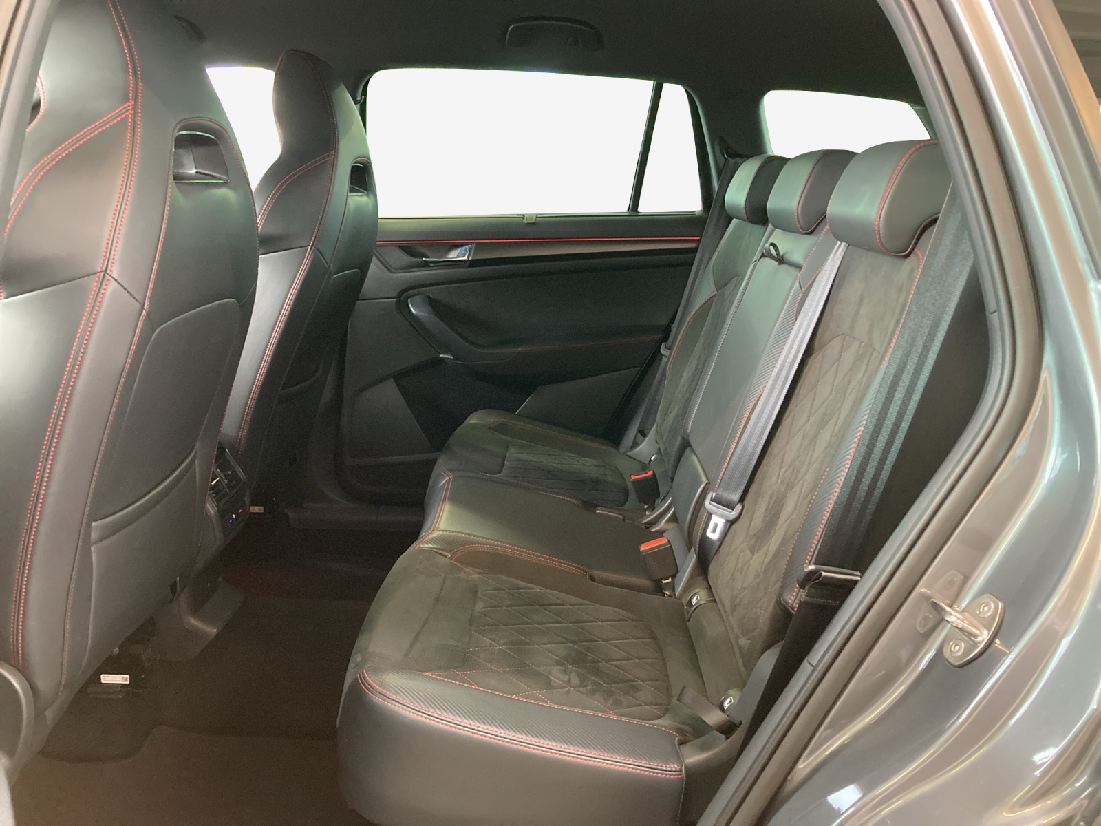 SKODA Kodiaq 2.0 TSI 4x4 RS-image-11