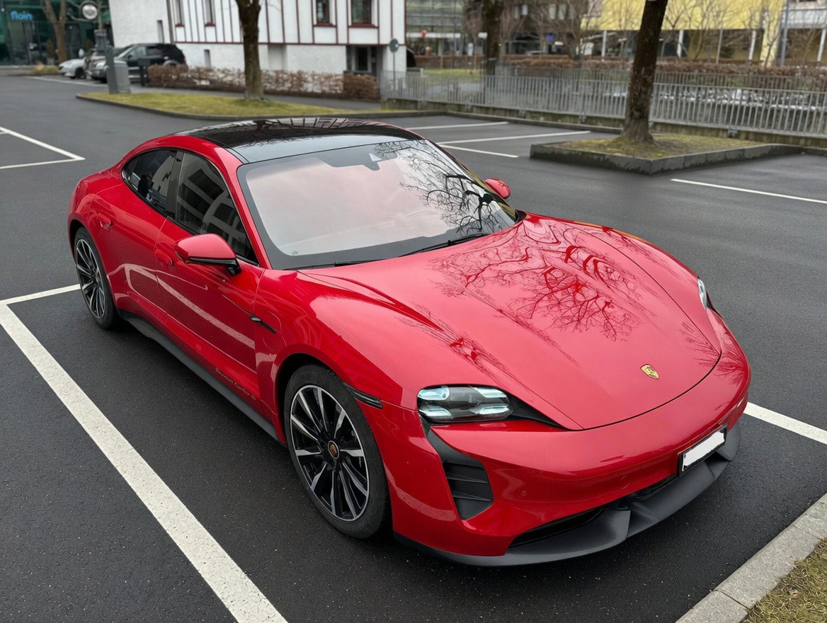 PORSCHE Taycan Turbo S-image-0