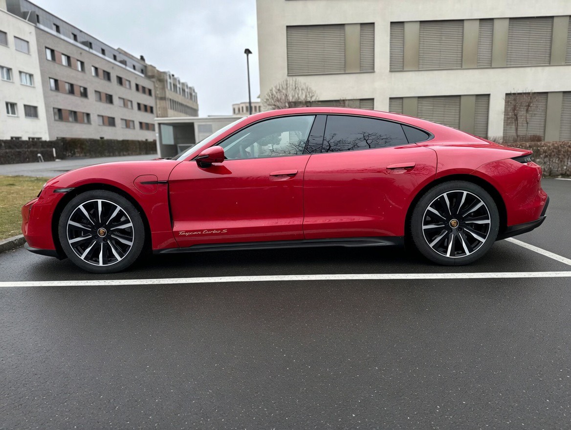 PORSCHE Taycan Turbo S-image-5