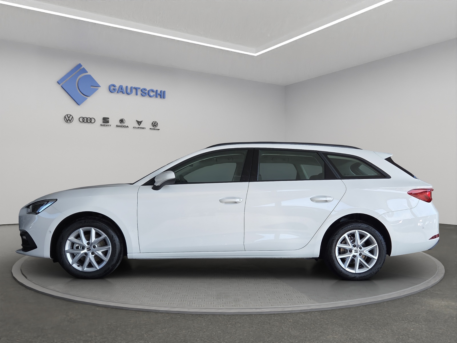 SEAT Leon ST 1.5 eTSI mHEV DSG Style-image-1