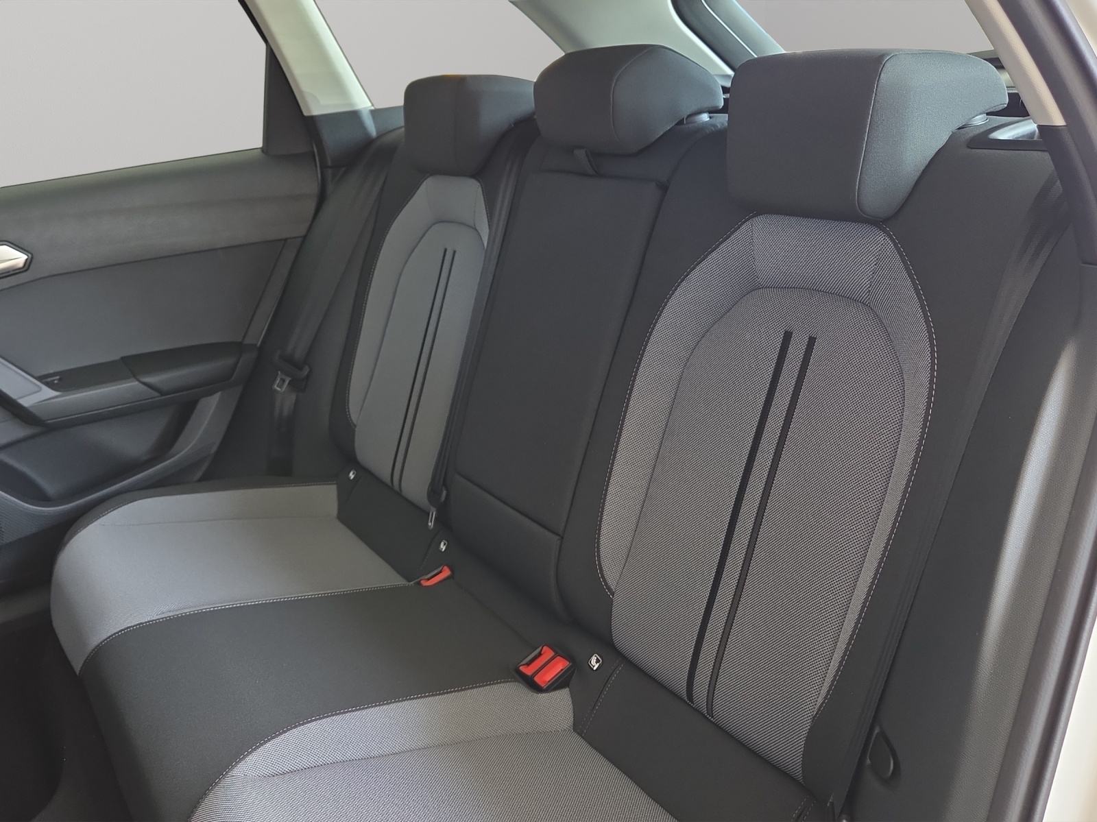 SEAT Leon ST 1.5 eTSI mHEV DSG Style-image-7