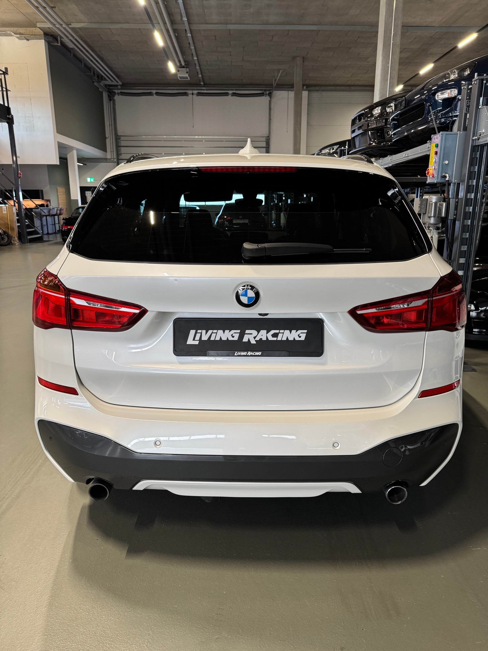 BMW X1 xDrive 25i M Sport Steptronic-image-3