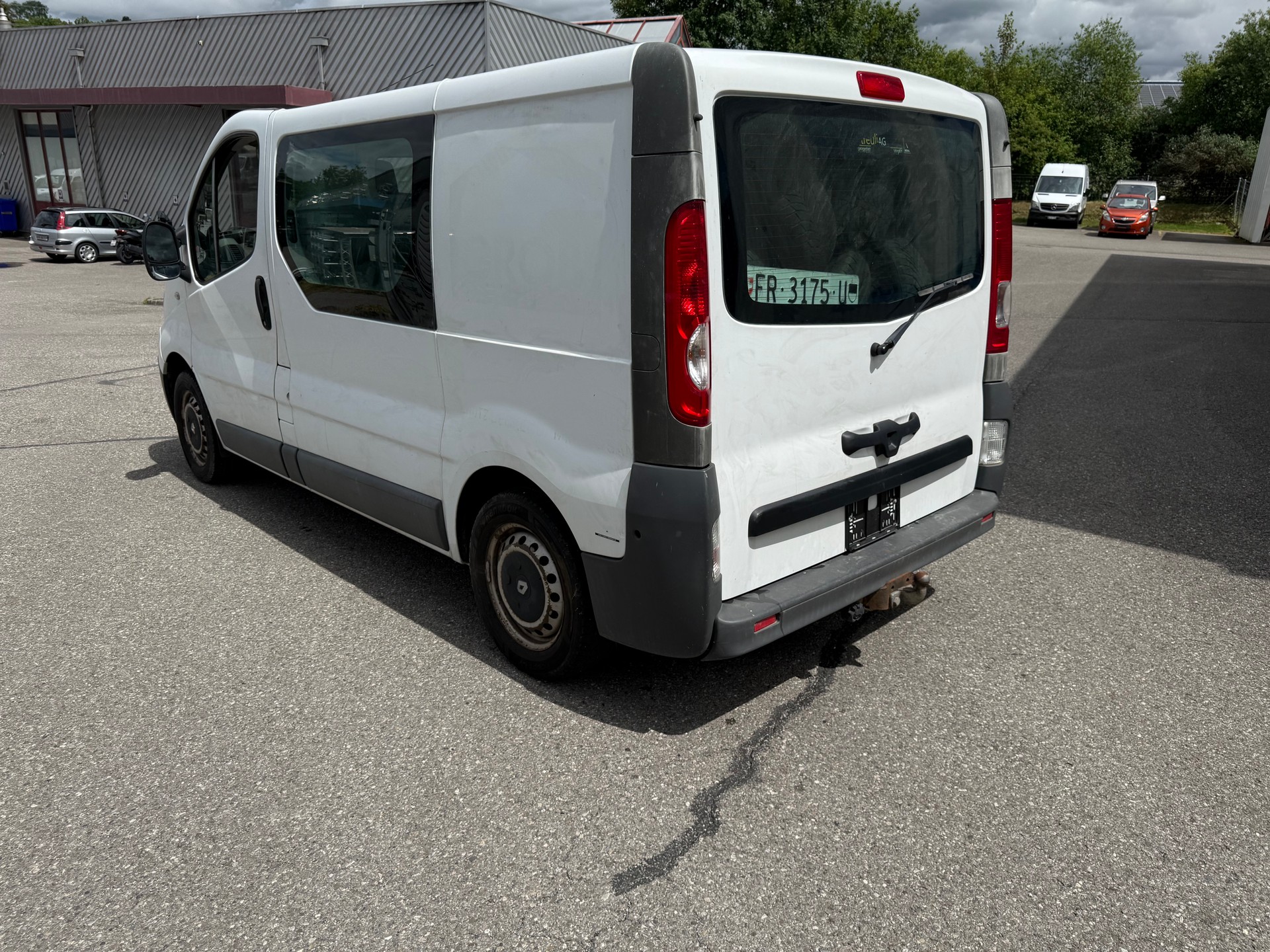RENAULT Trafic 2.0 dCi 90 2.7t L1H1-image-5