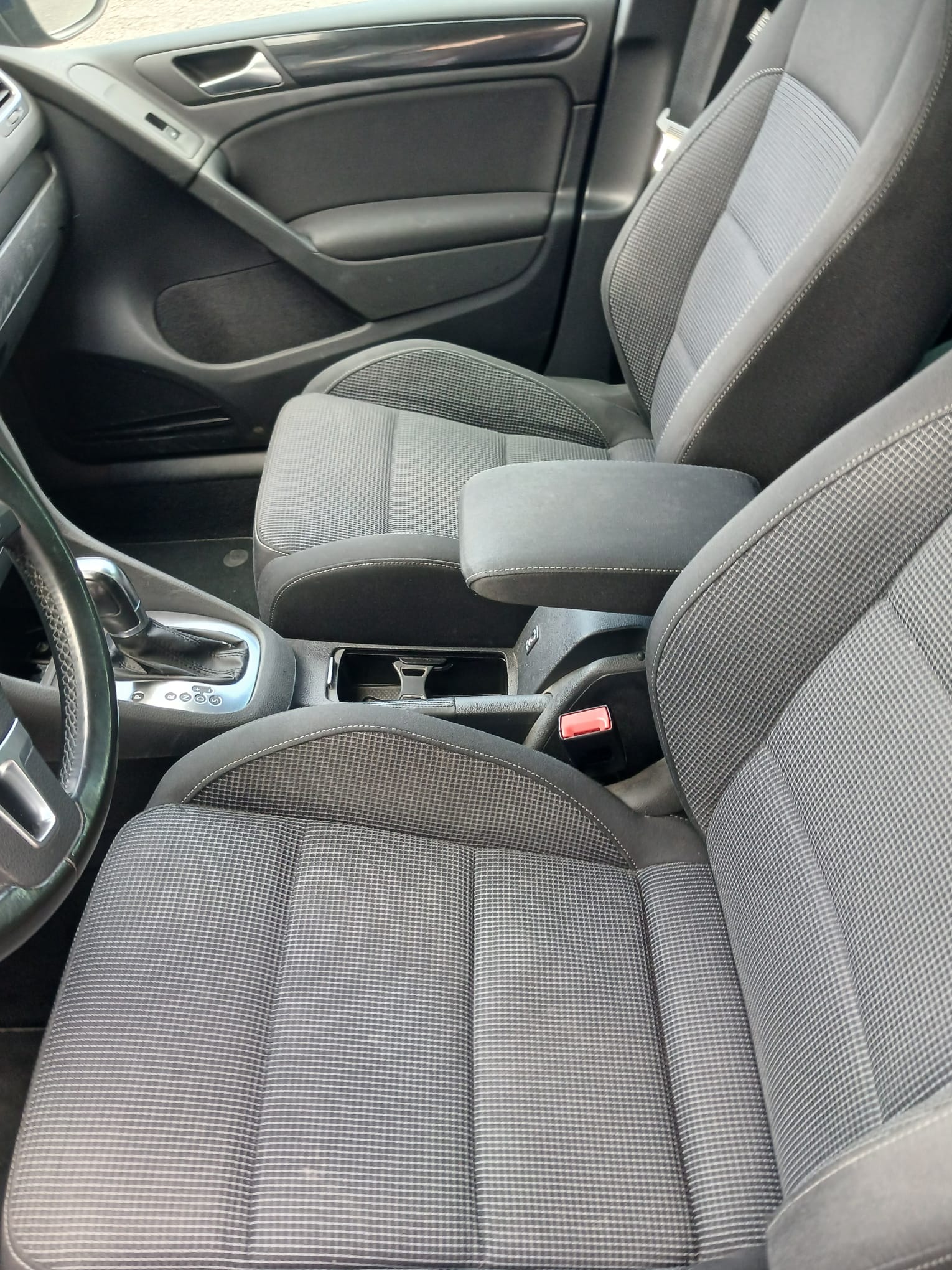 VW Golf 2.0 TDI BlueMotion Technology Highline DSG-image-7