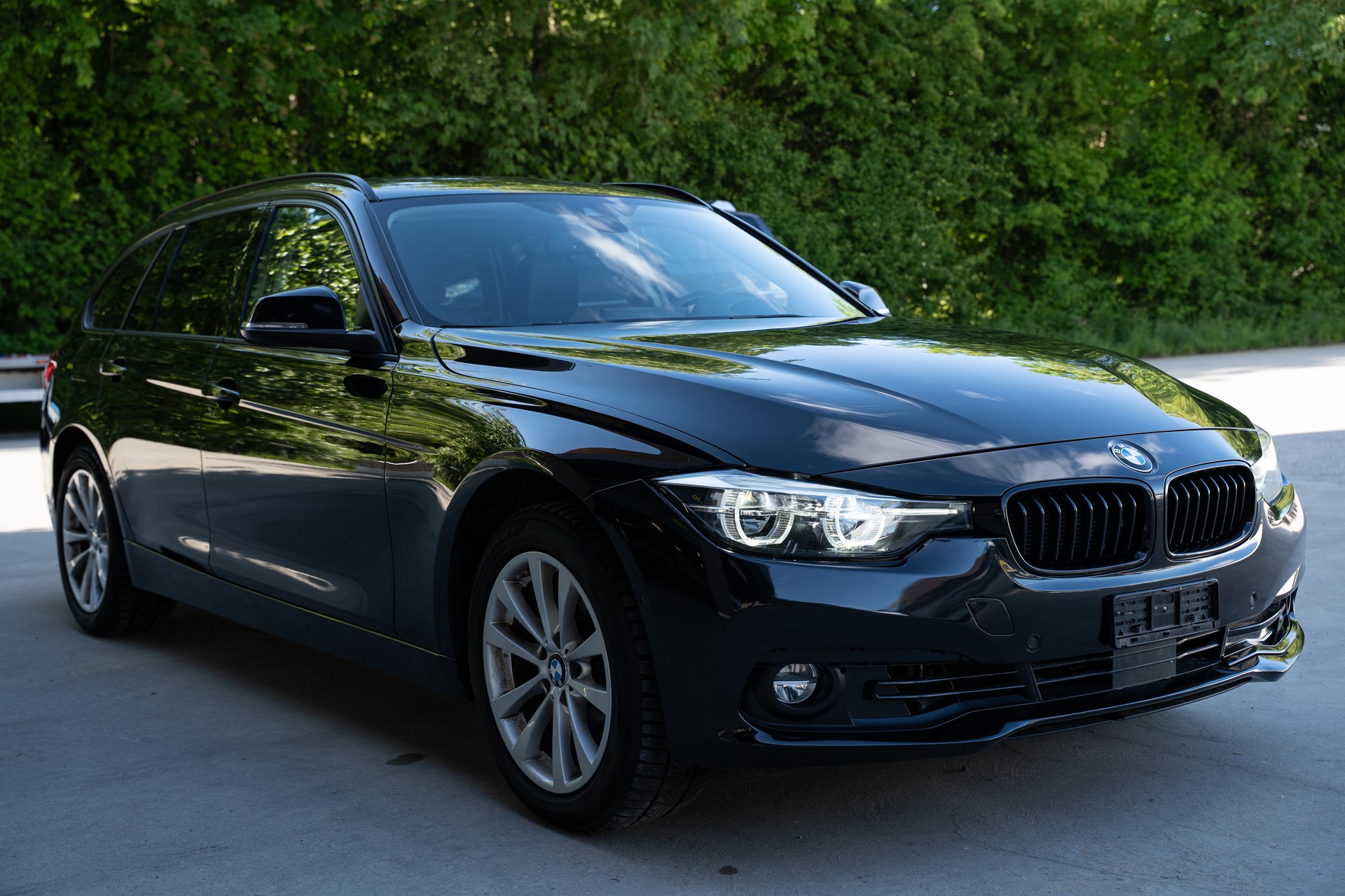BMW 320-image-1
