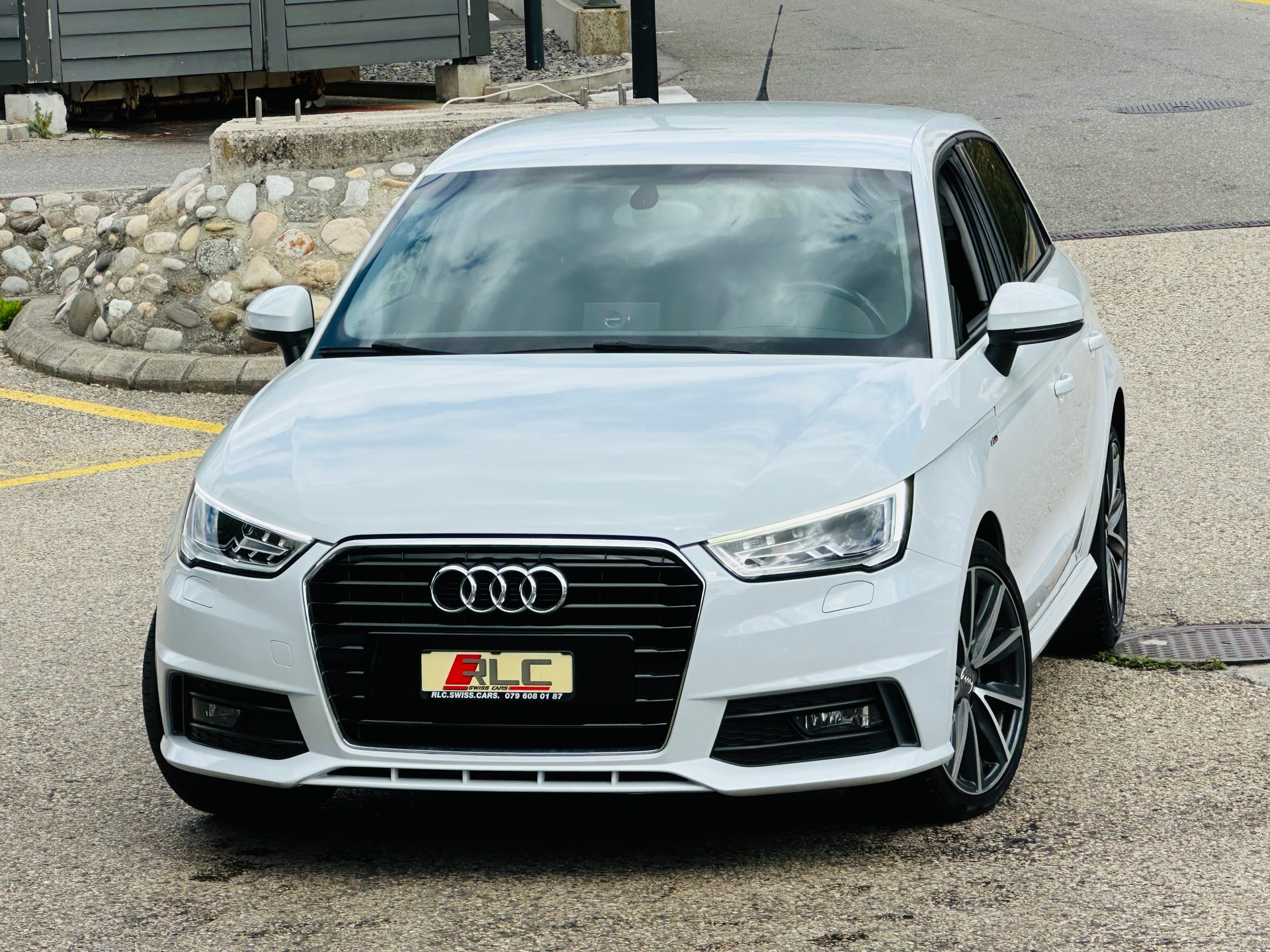 AUDI A1 Sportback 1.4 TFSI Sport S-tronic-image-2