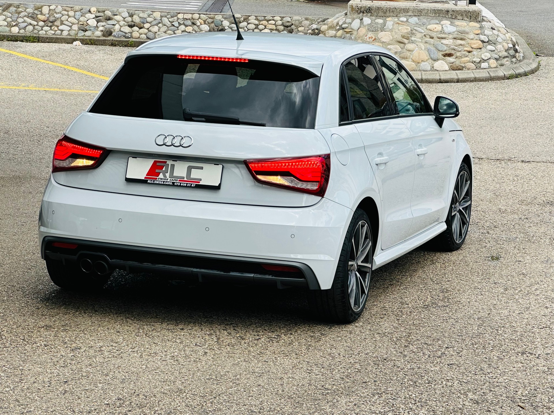 AUDI A1 Sportback 1.4 TFSI Sport S-tronic-image-6