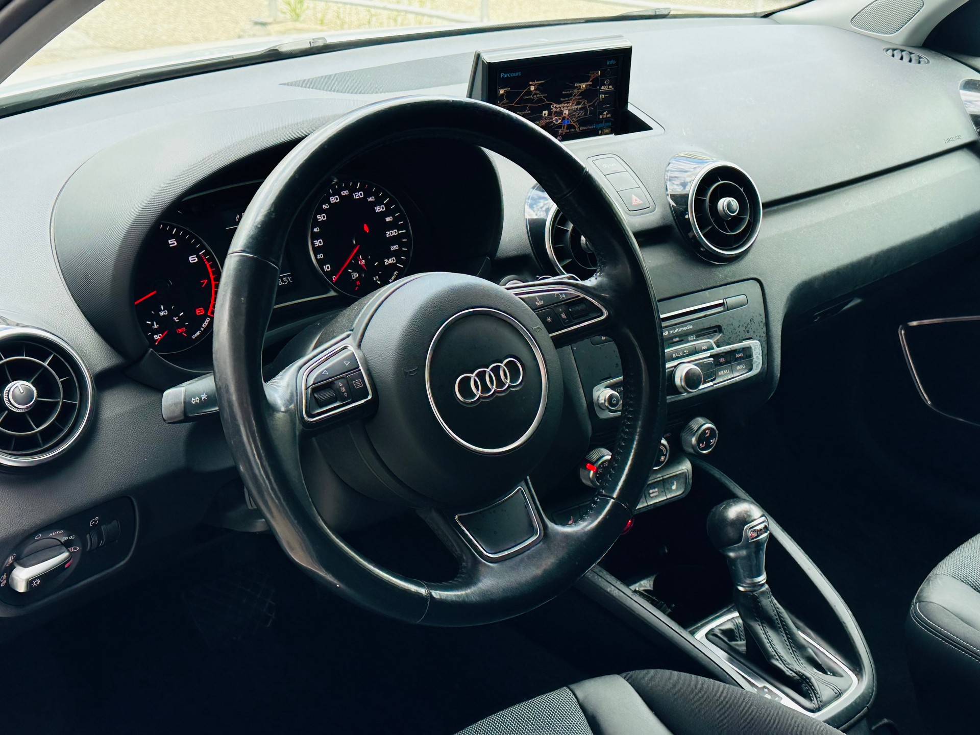 AUDI A1 Sportback 1.4 TFSI Sport S-tronic-image-9