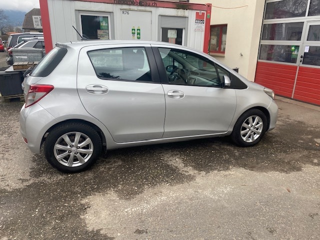 TOYOTA Yaris 1.33 Sol Multidrive-image-4